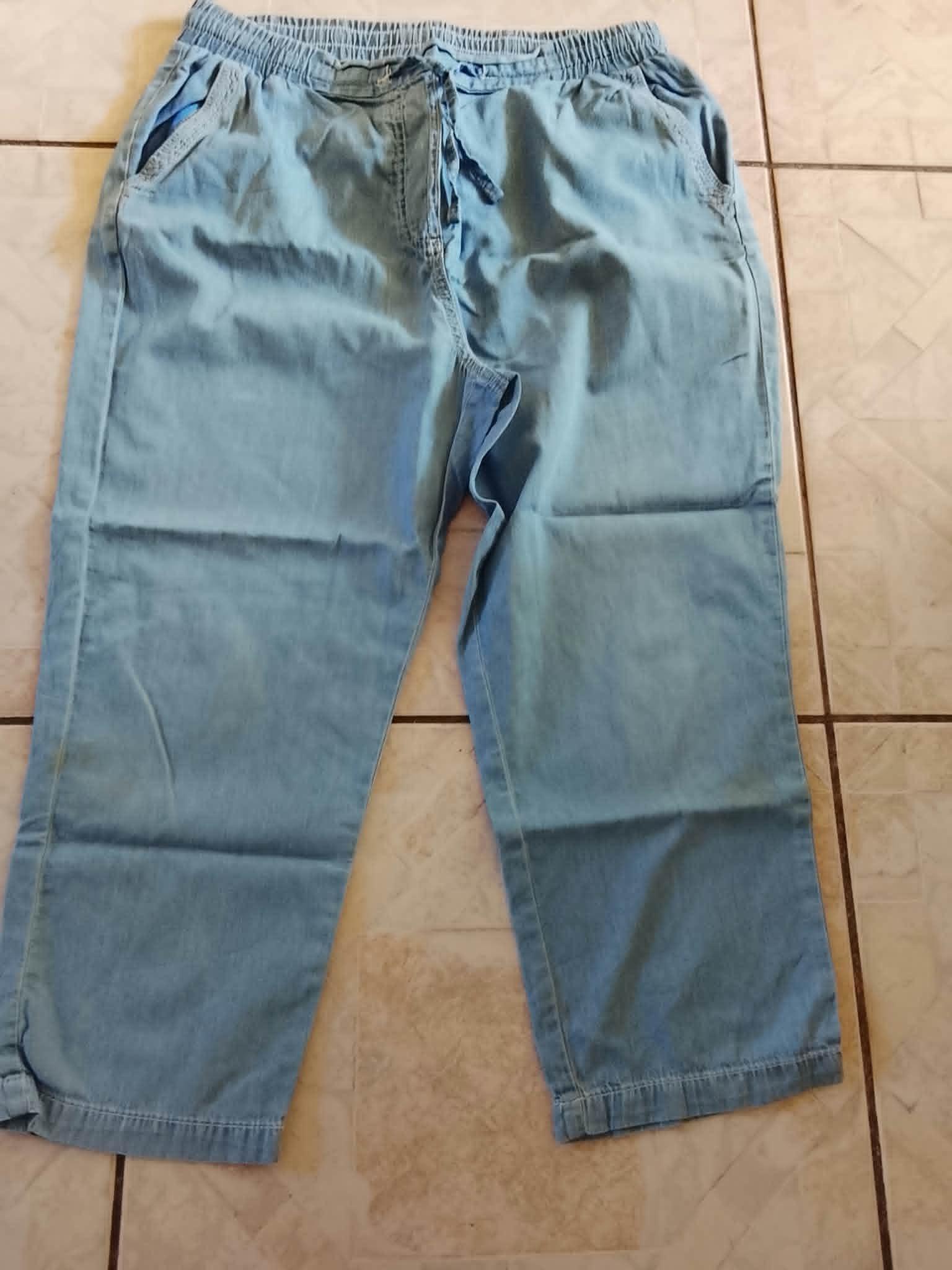troc de troc pantacourt en jeans damard taille 44  tres bon etat image 0