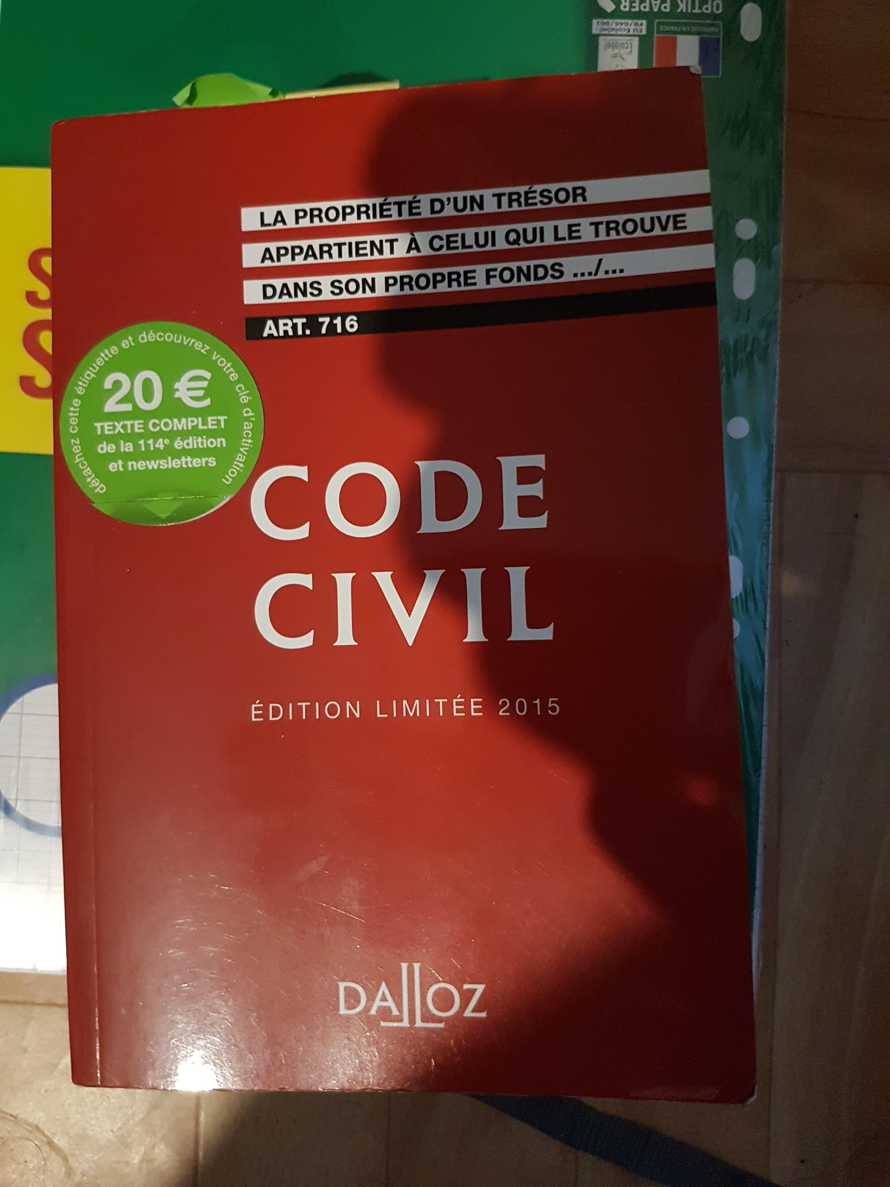 troc de troc le code civil de 2015 en bon état image 0