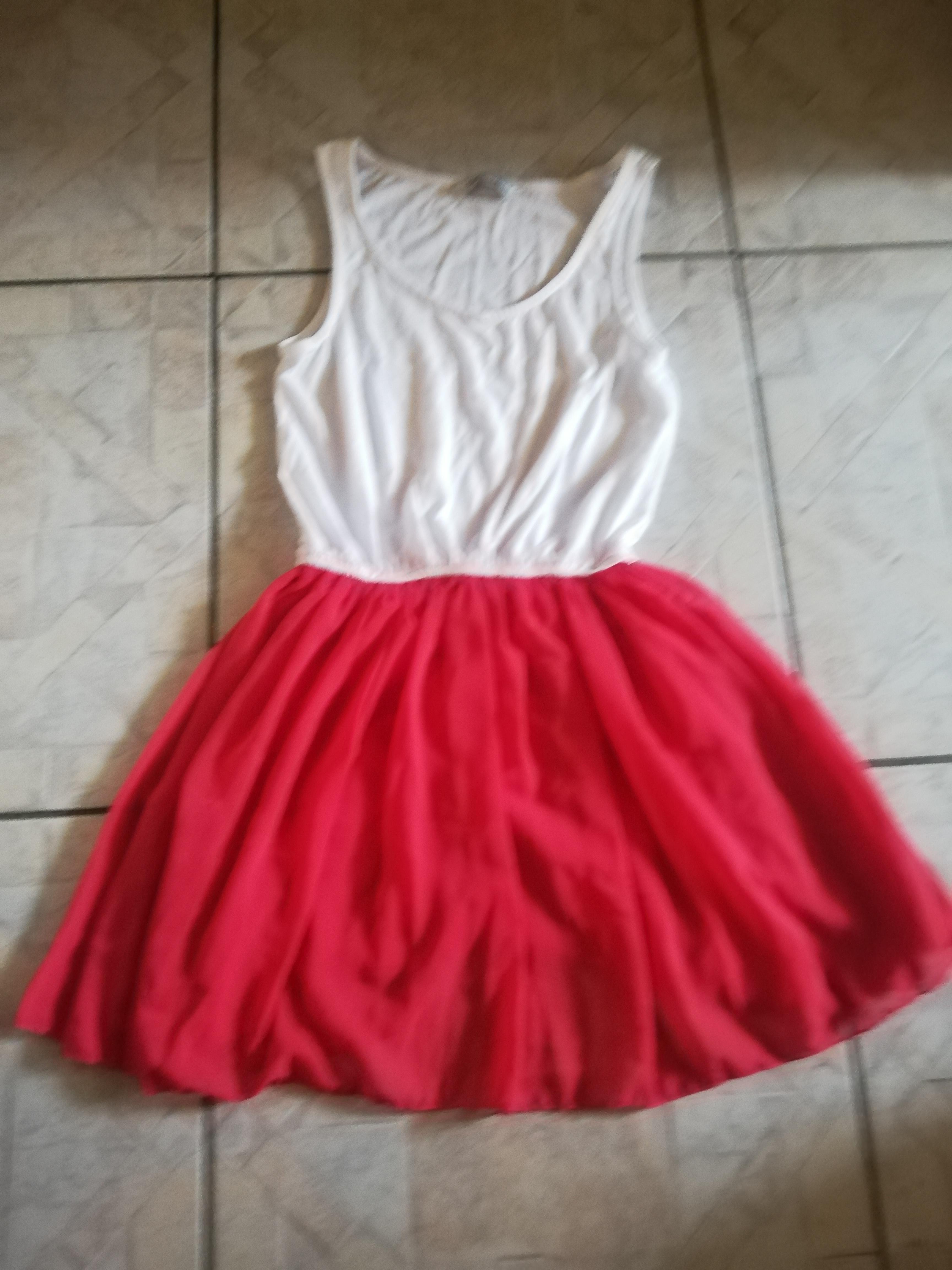 troc de troc robe rouge taille 38    voile  neuve image 0