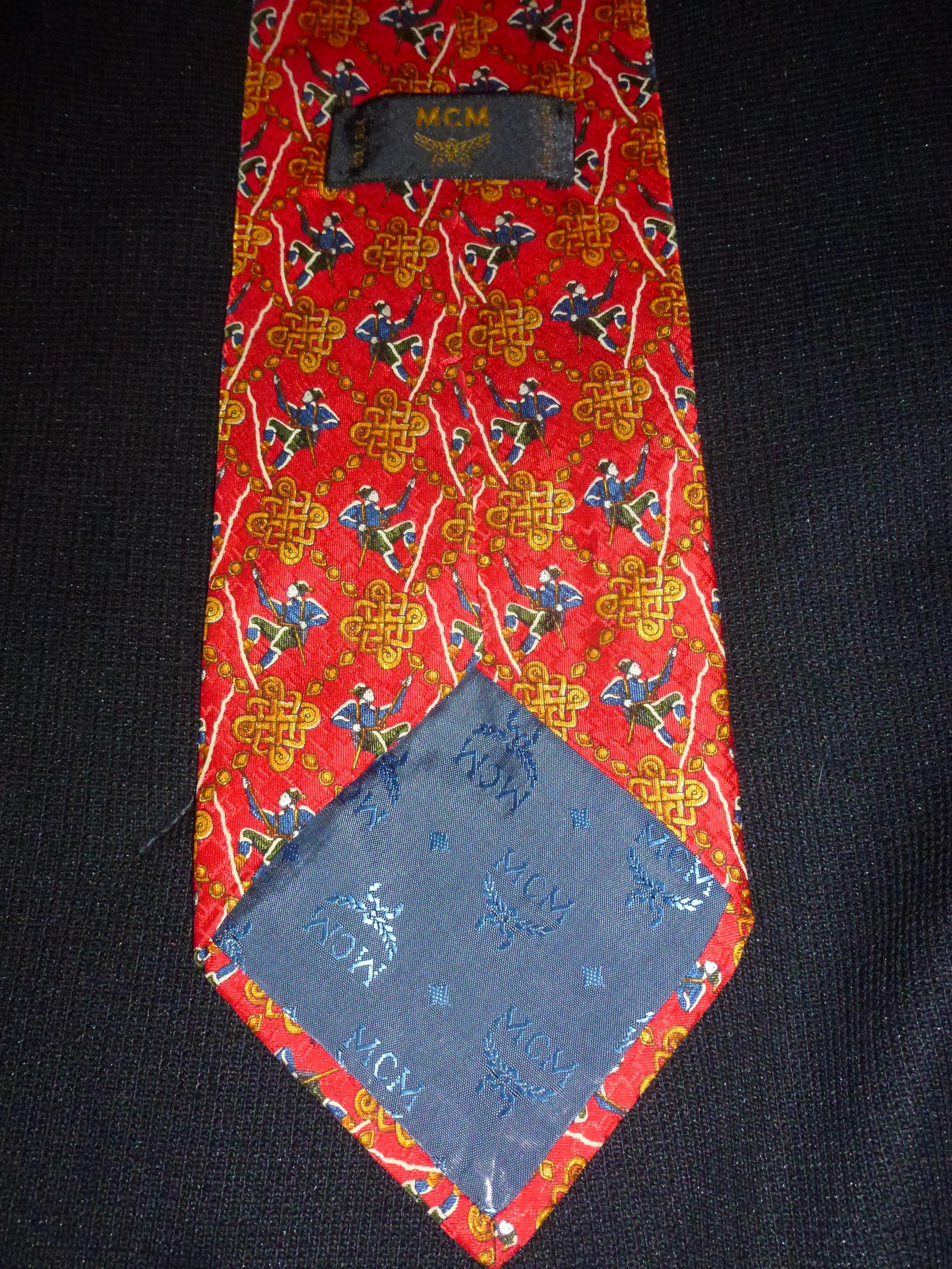 troc de troc cravate mcm neuve (made in italy) image 1