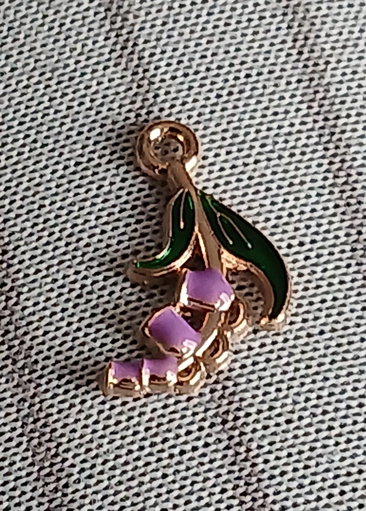 troc de troc reserver valvi. un  pendentif image 0