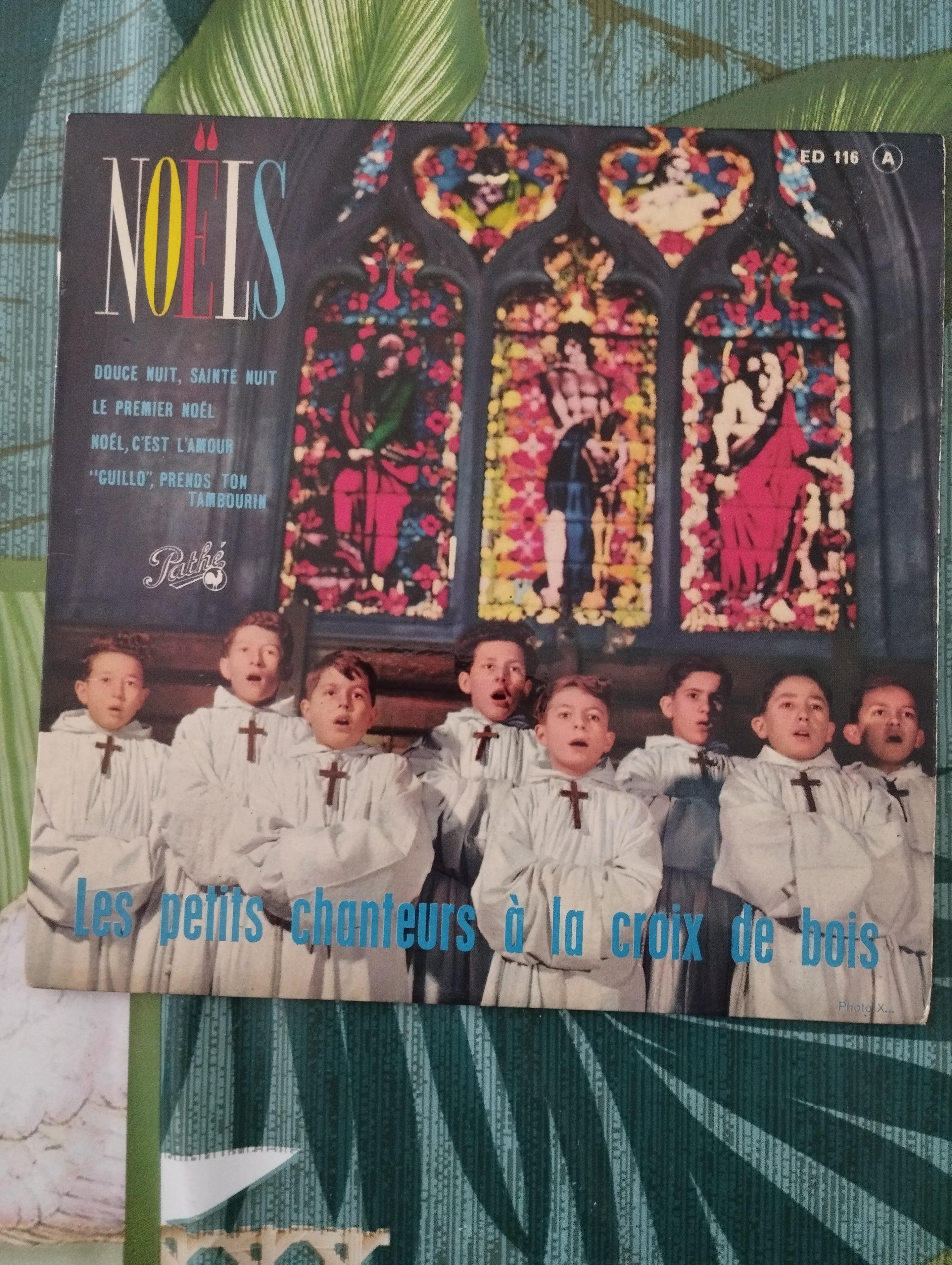 troc de troc disque vinyle 45t les petits chanteurs à la croix de bois - noëls image 0