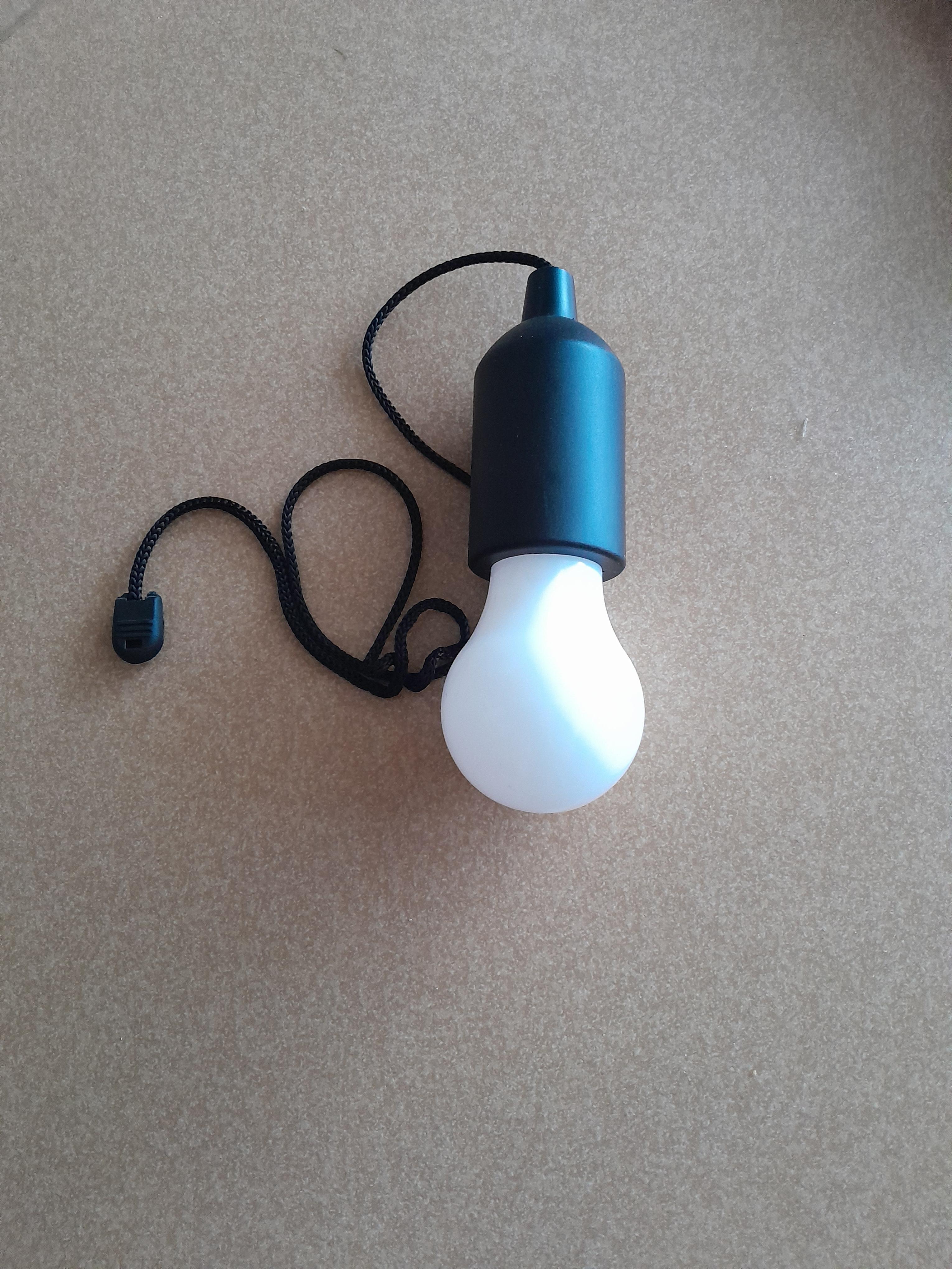 troc de troc lampe à suspendre avec 3 piles fournies image 0