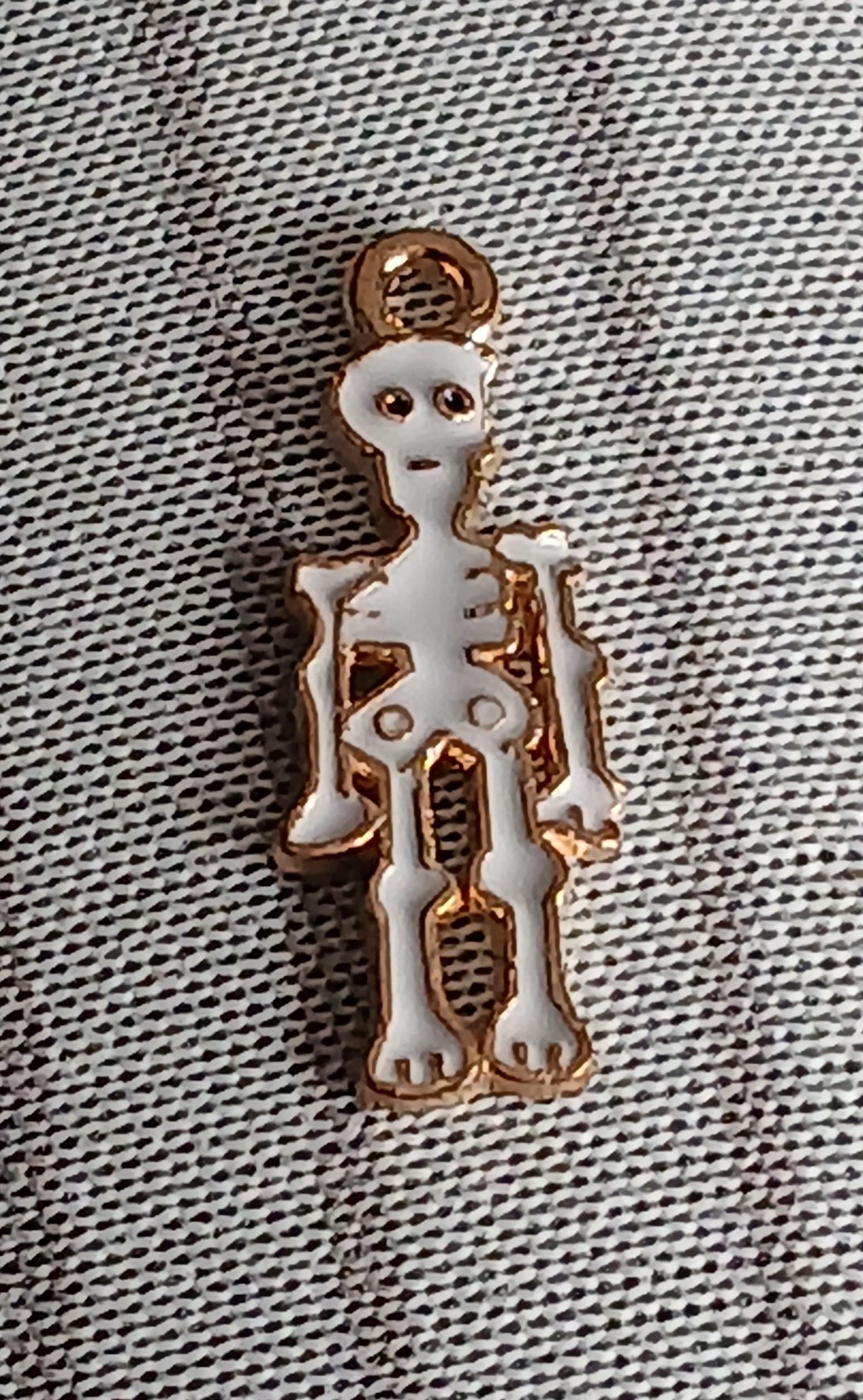 troc de troc reserver valvi  un pendentif image 0