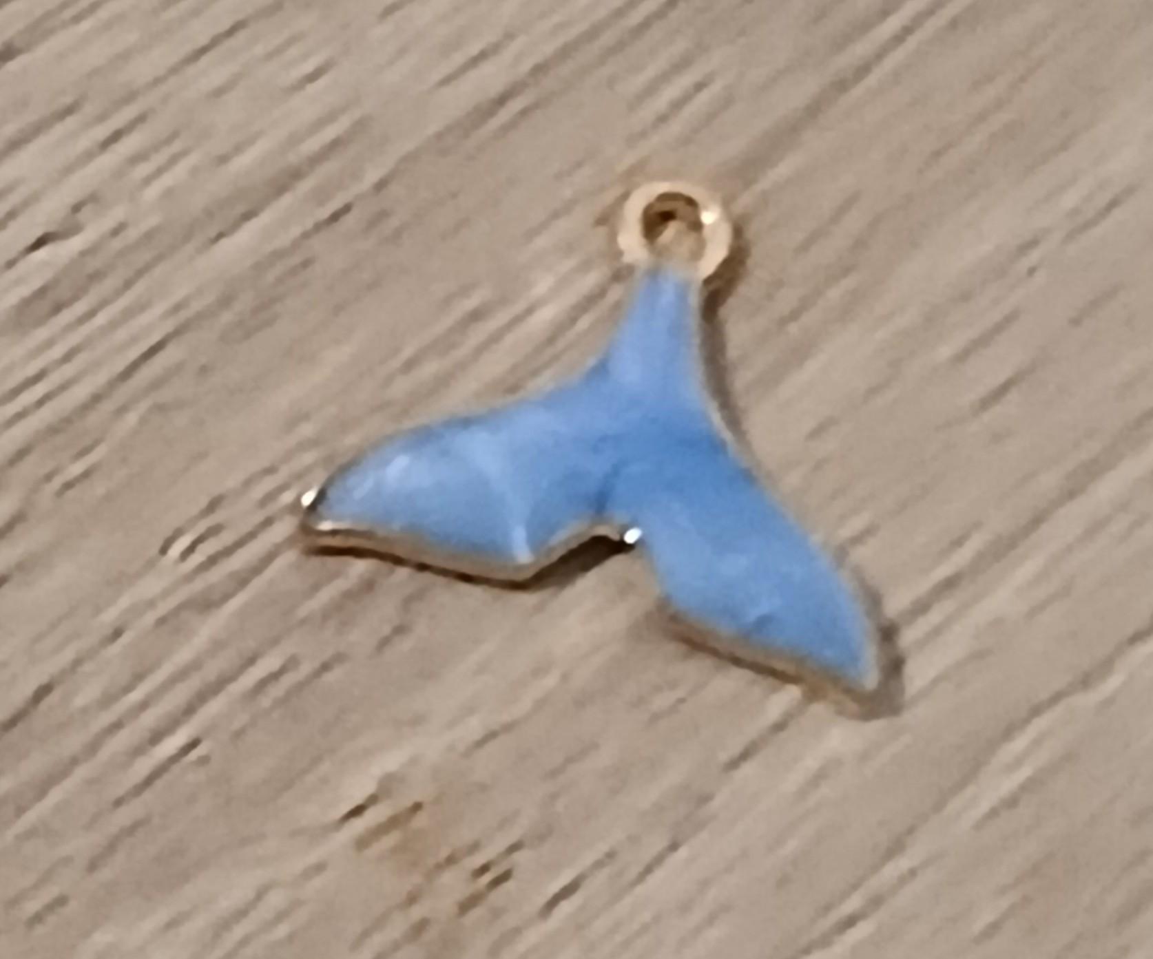 troc de troc reserver valvi  un pendentif image 0