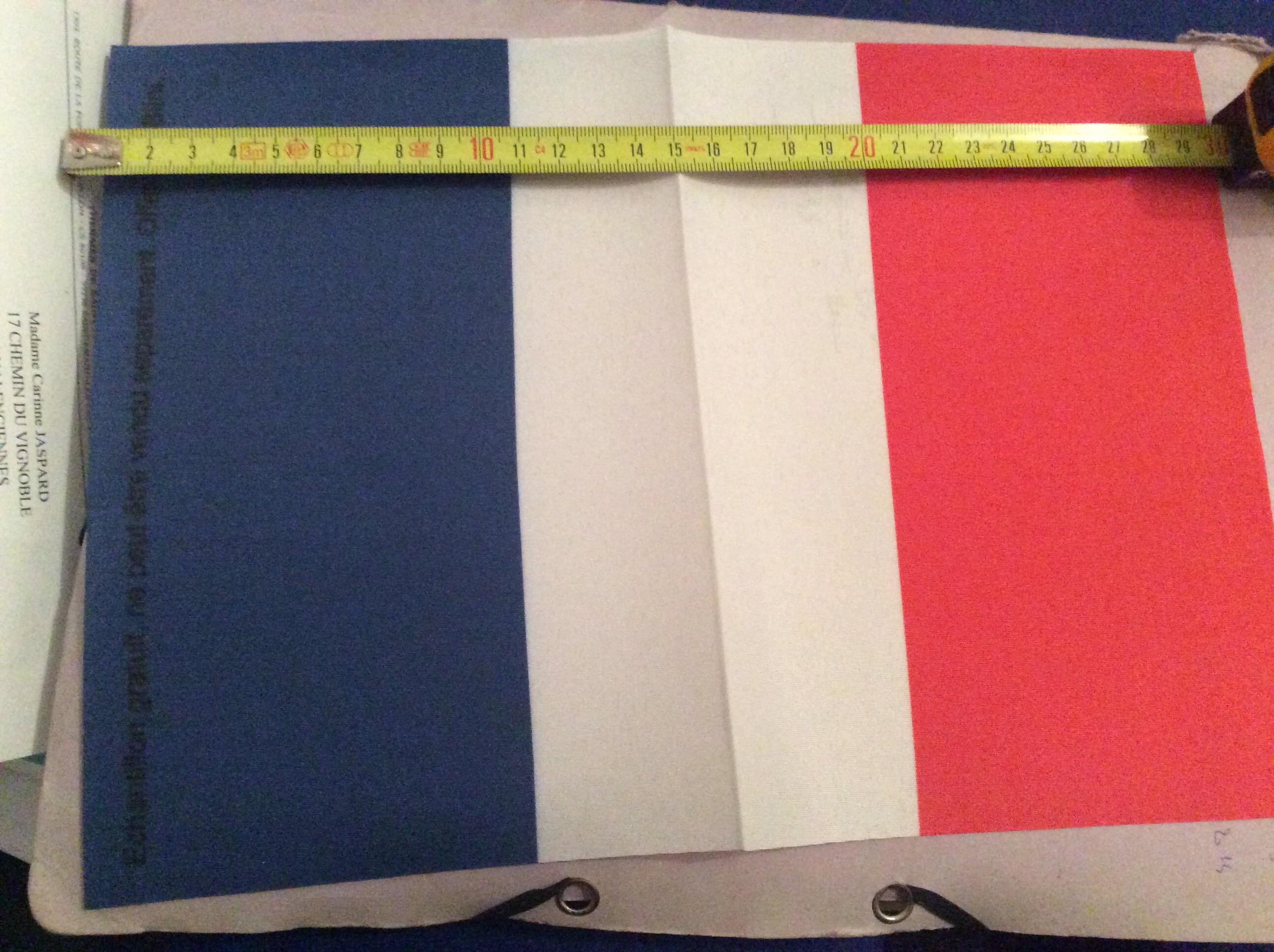 troc de troc drapeau en tissu 20,5 x 29,5 offert par blini image 0