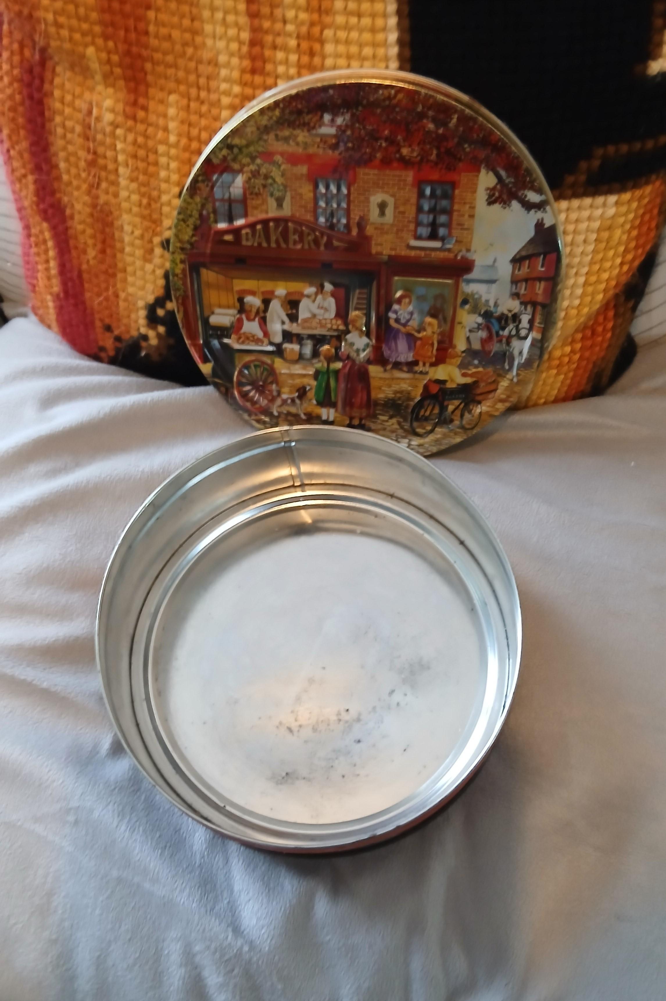 troc de troc une boîte en fer image 1