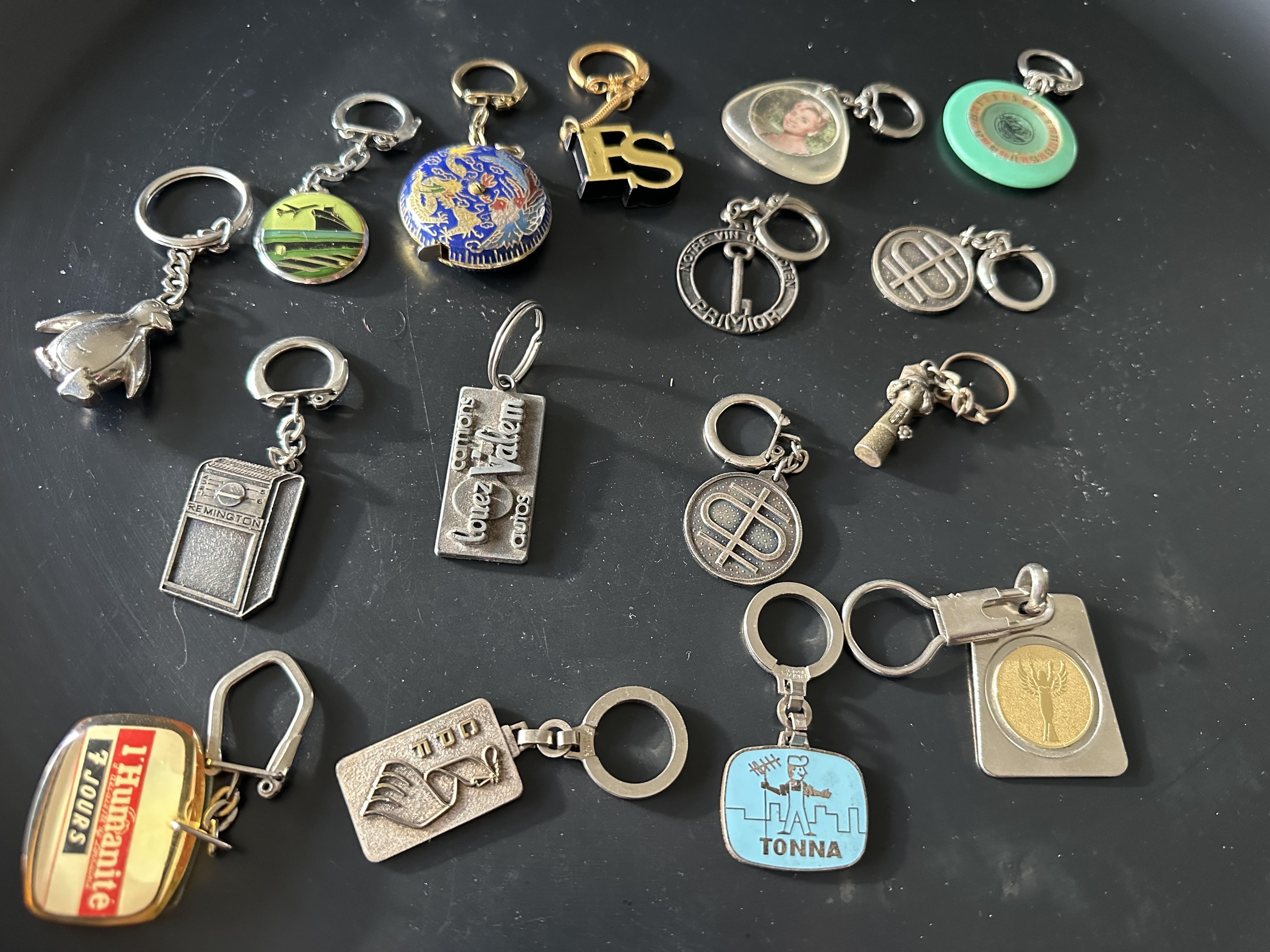 troc de troc lot porte-clefs anciens métal divers image 0