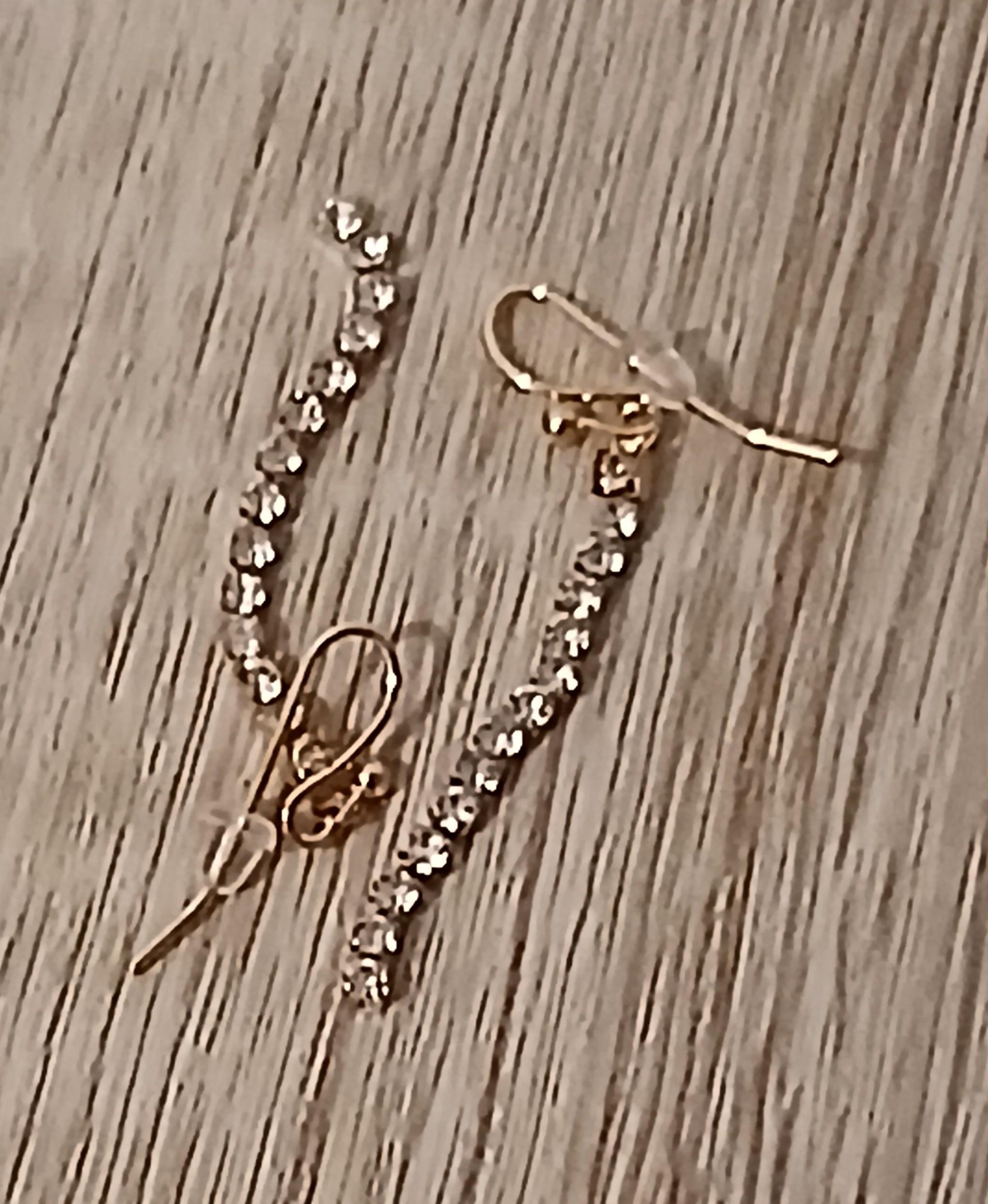 troc de troc une paire de boucle d oreille image 1