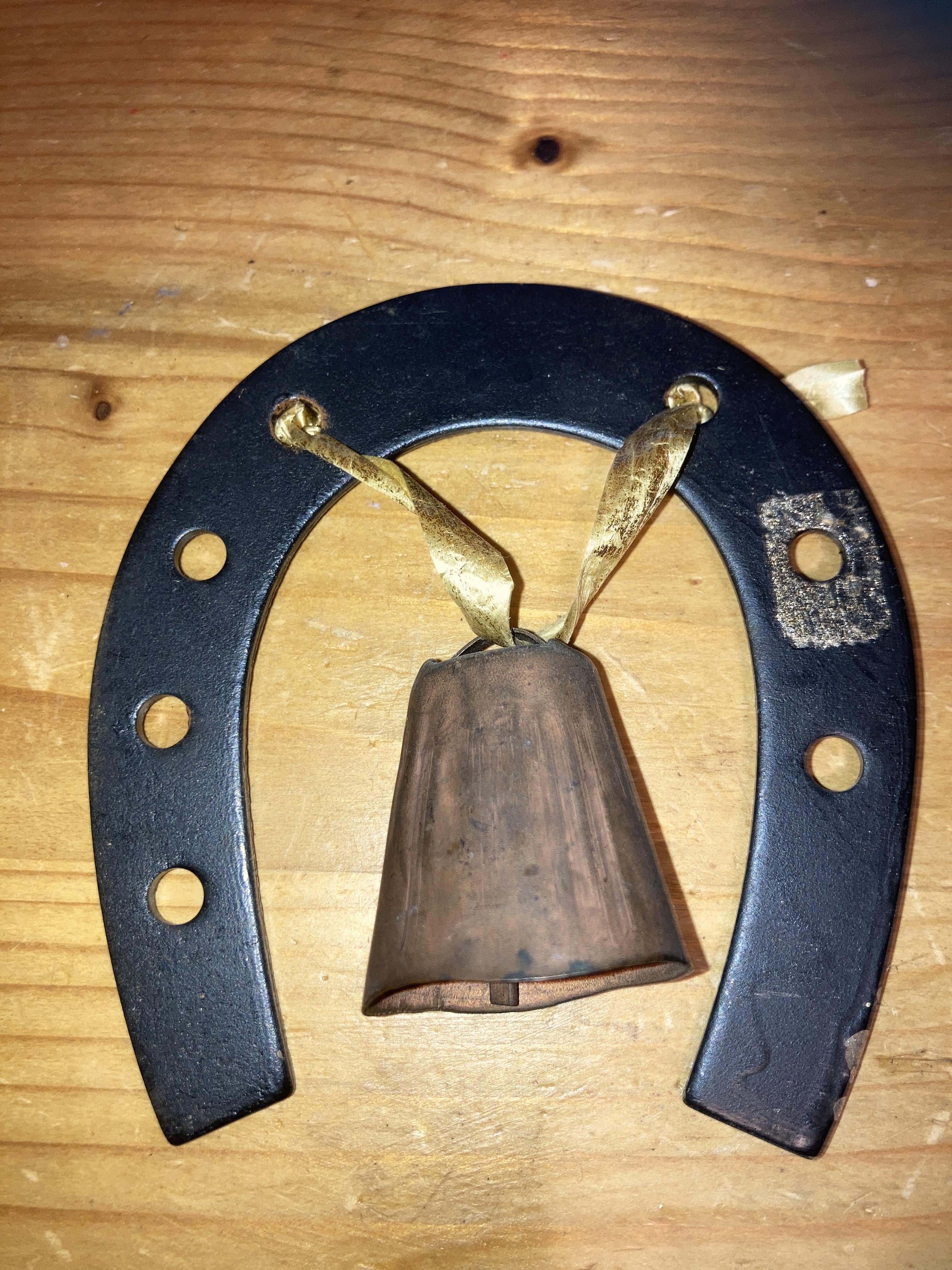 troc de troc fer à cheval avec clochette à suspendre image 0