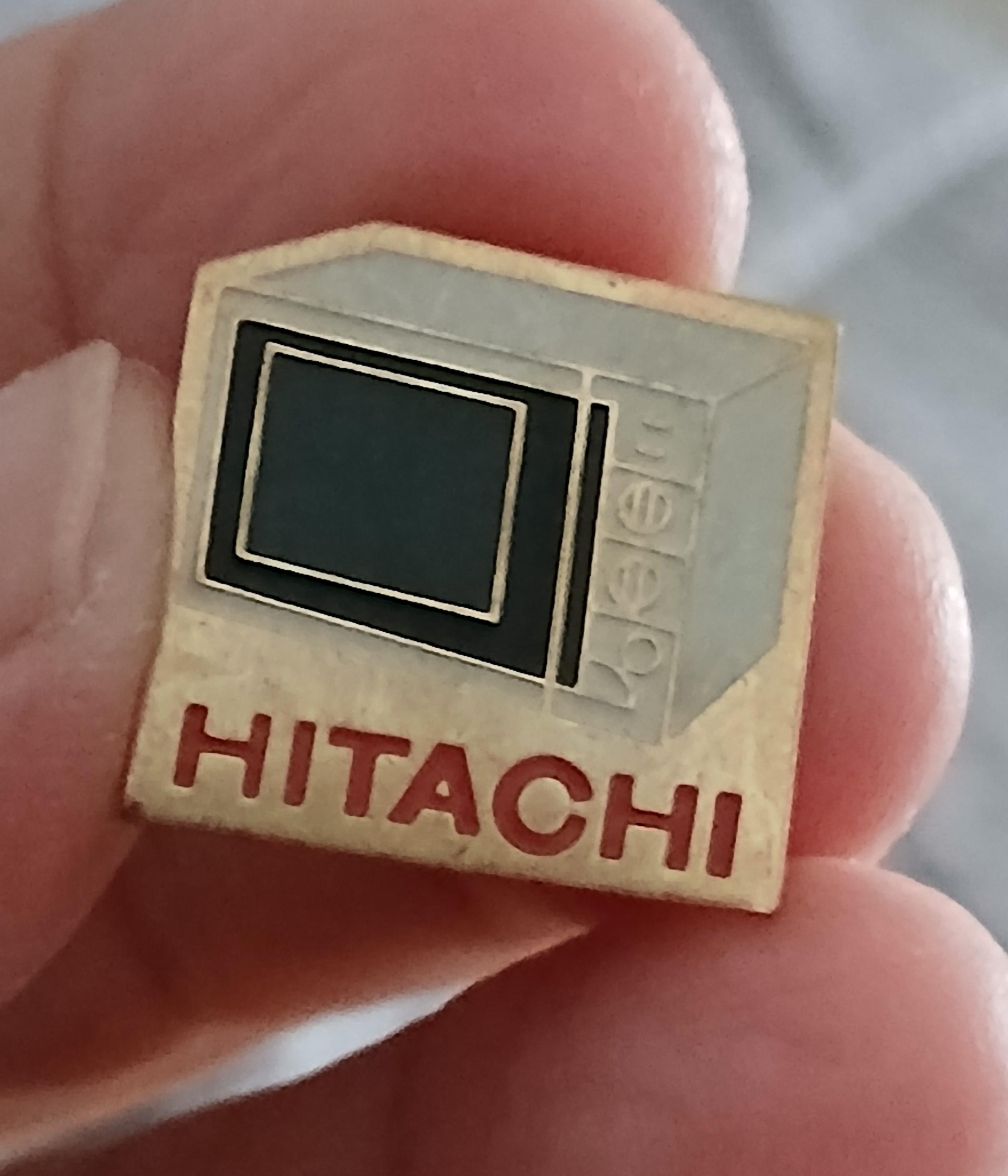 troc de troc n * 19 reserver gigi un pins ' hitachi ' image 0