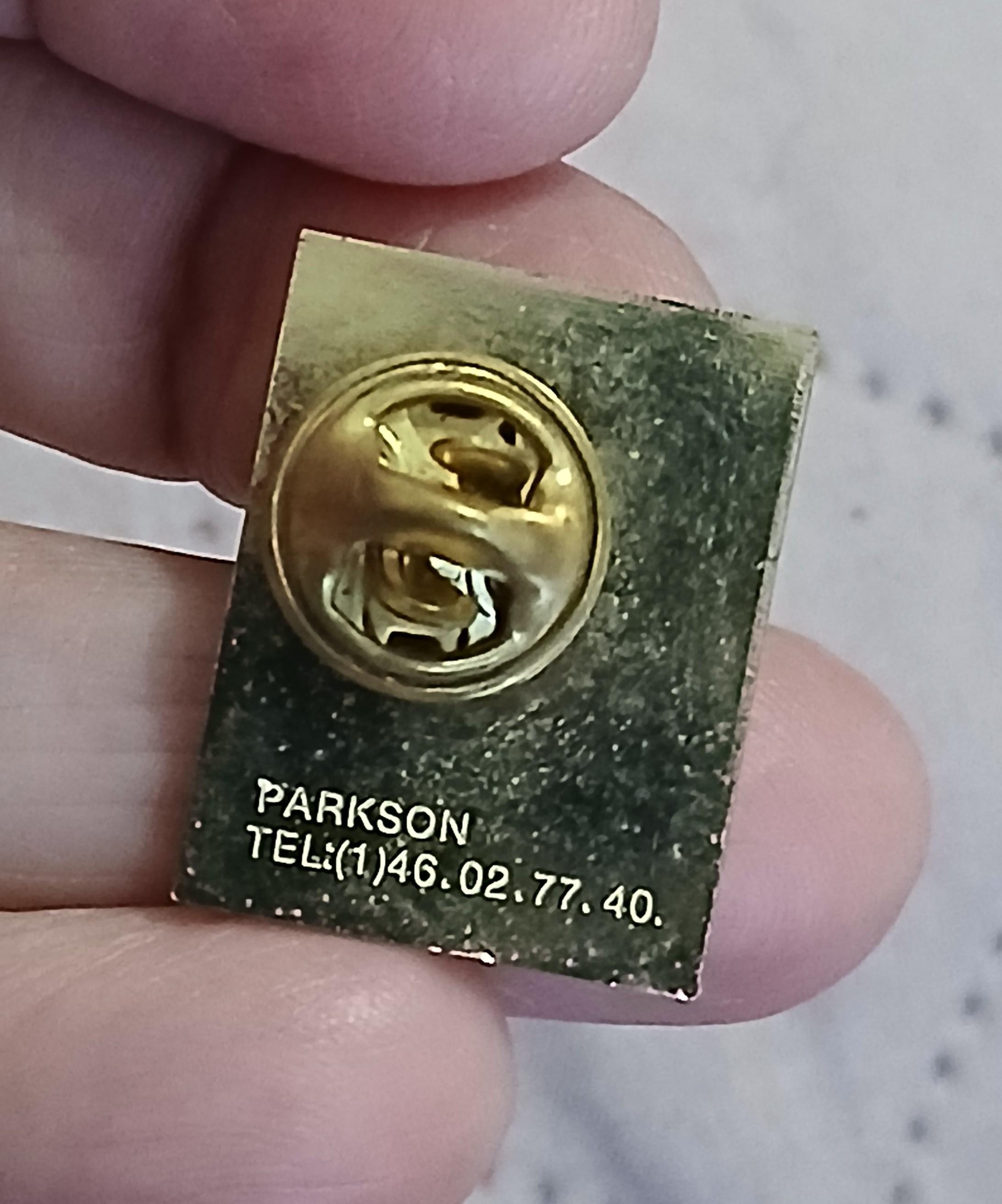 troc de troc reserver troqueuse  un pins ' banania ' image 2
