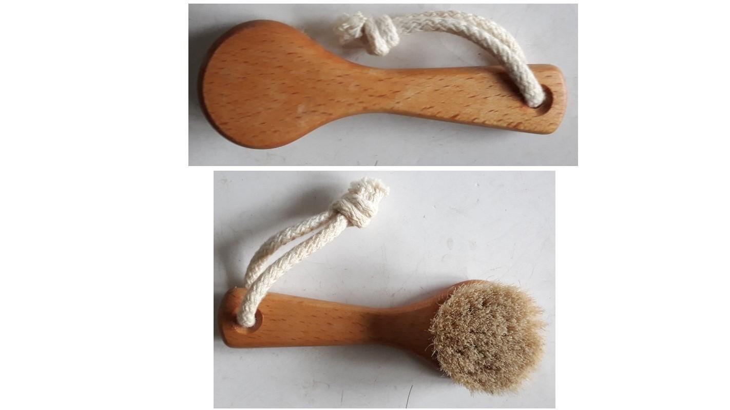 troc de troc envoi 03/12 à nonore - brosse pour soin du visage image 0