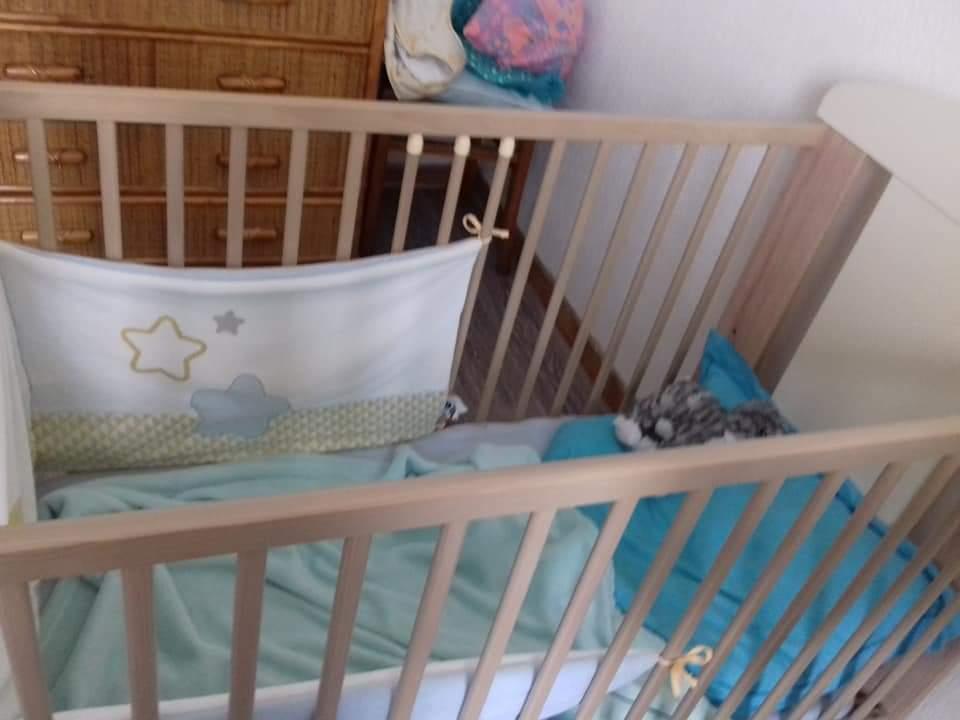 troc de troc lit à barreaux de bébé e image 0