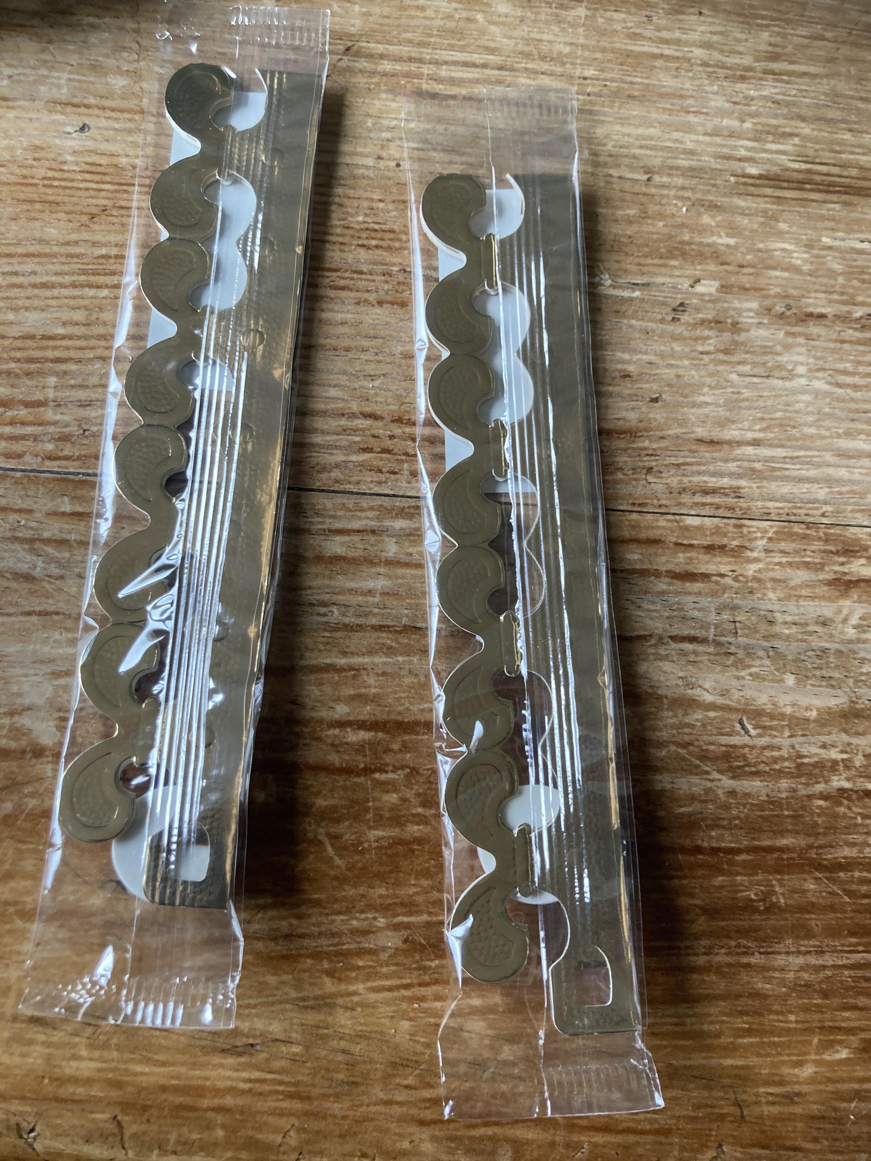 troc de troc réservé deux lots couronne et fève neufs image 1