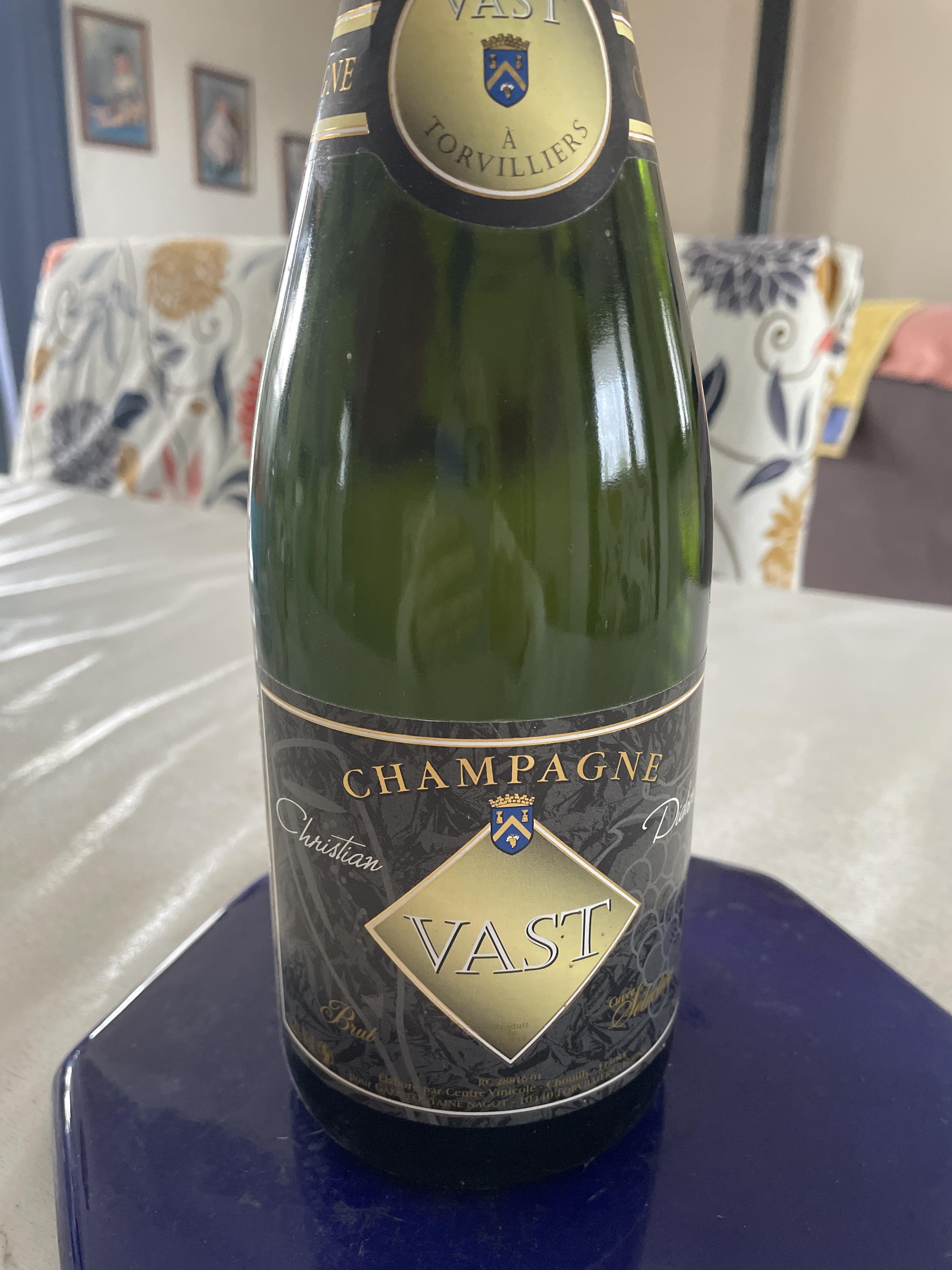 troc de troc champagne maison vast image 0