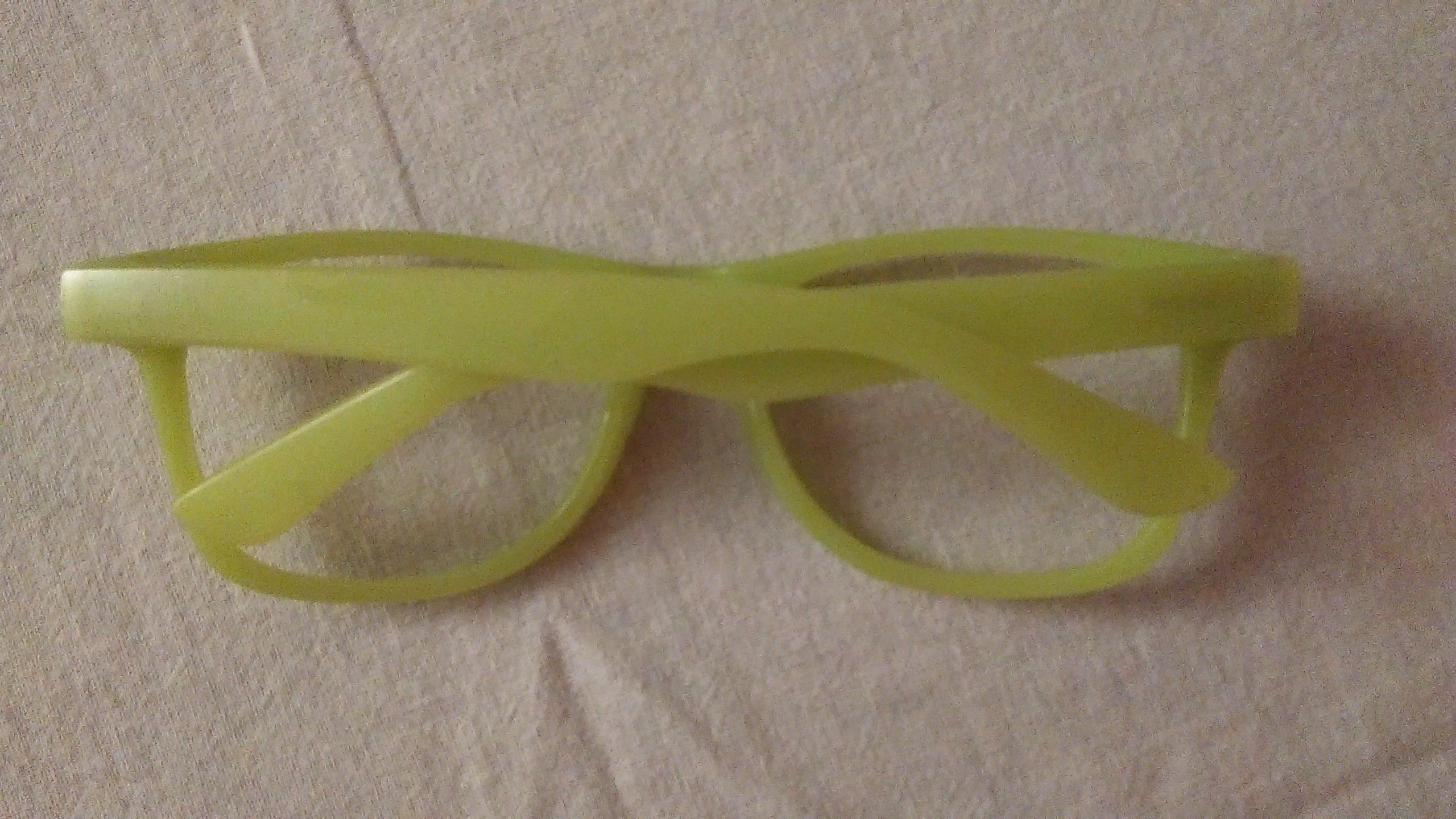 troc de troc monture de lunettes verte anis. image 1