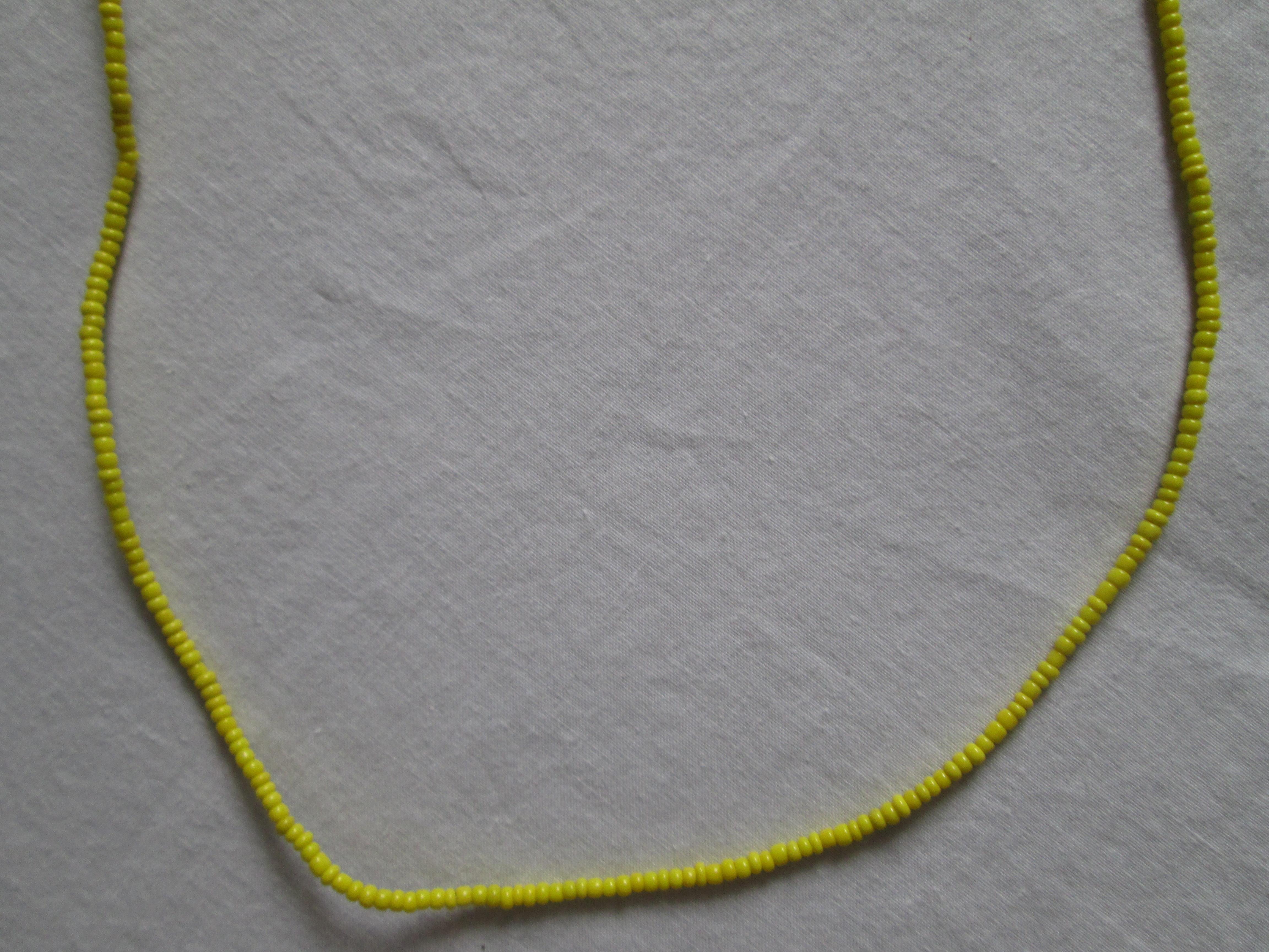 troc de troc collier jaune. image 1