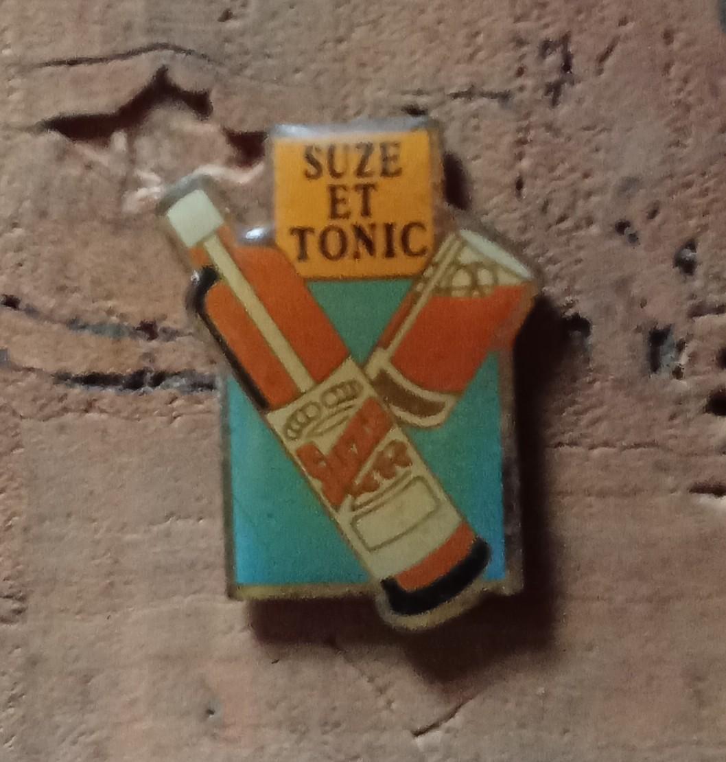 troc de troc pin's avec attache image 0