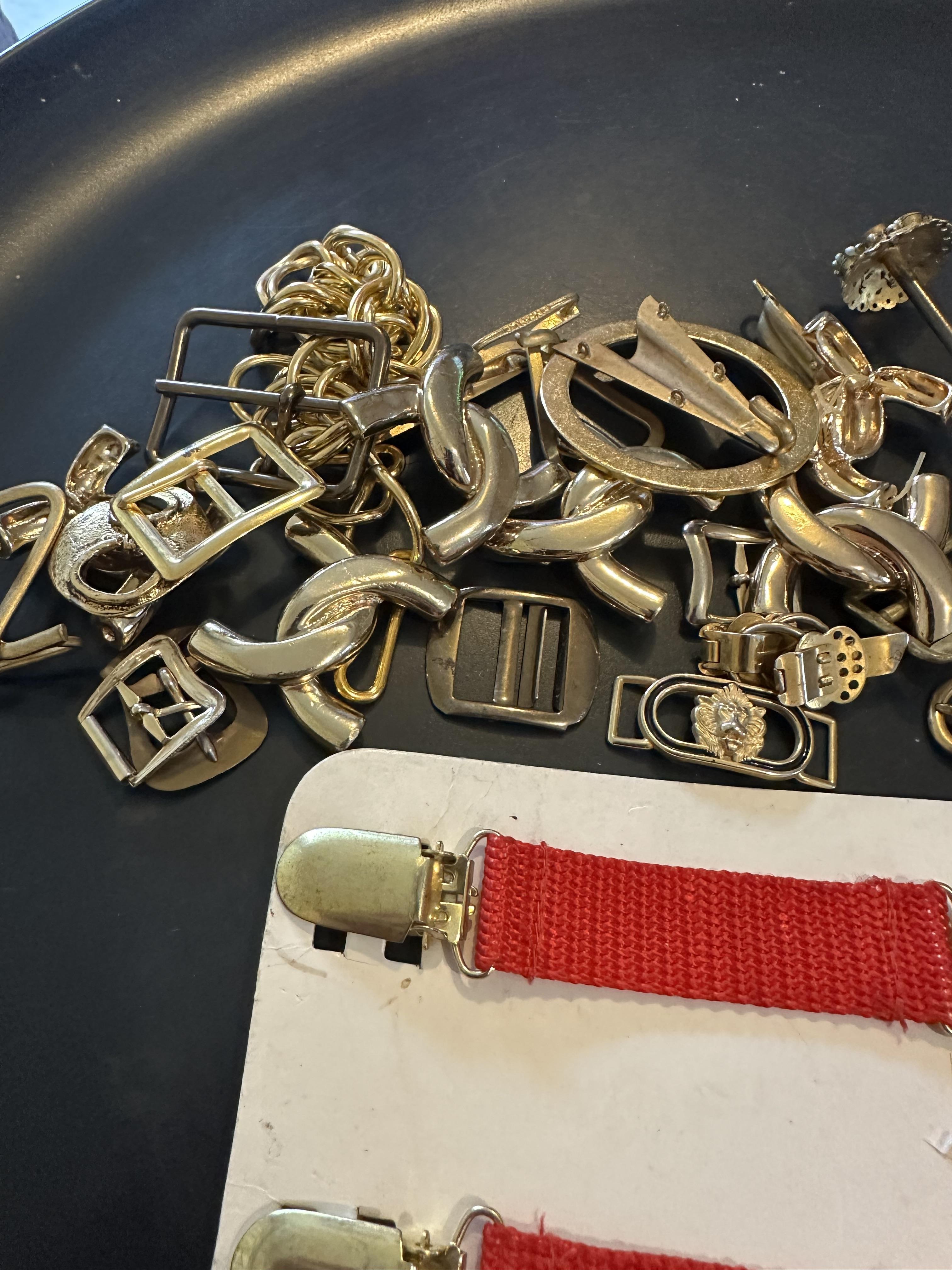 troc de troc mercerie : lot d’ancien élément de mercerie image 1