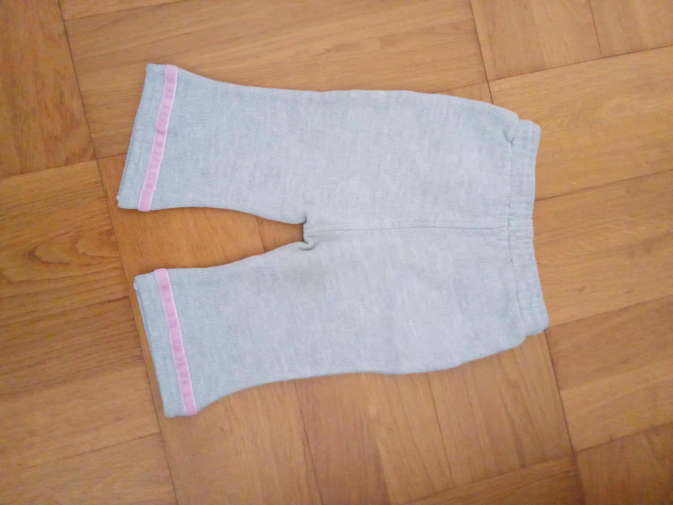 troc de troc pantalon fille gris et rose 9 mois image 1