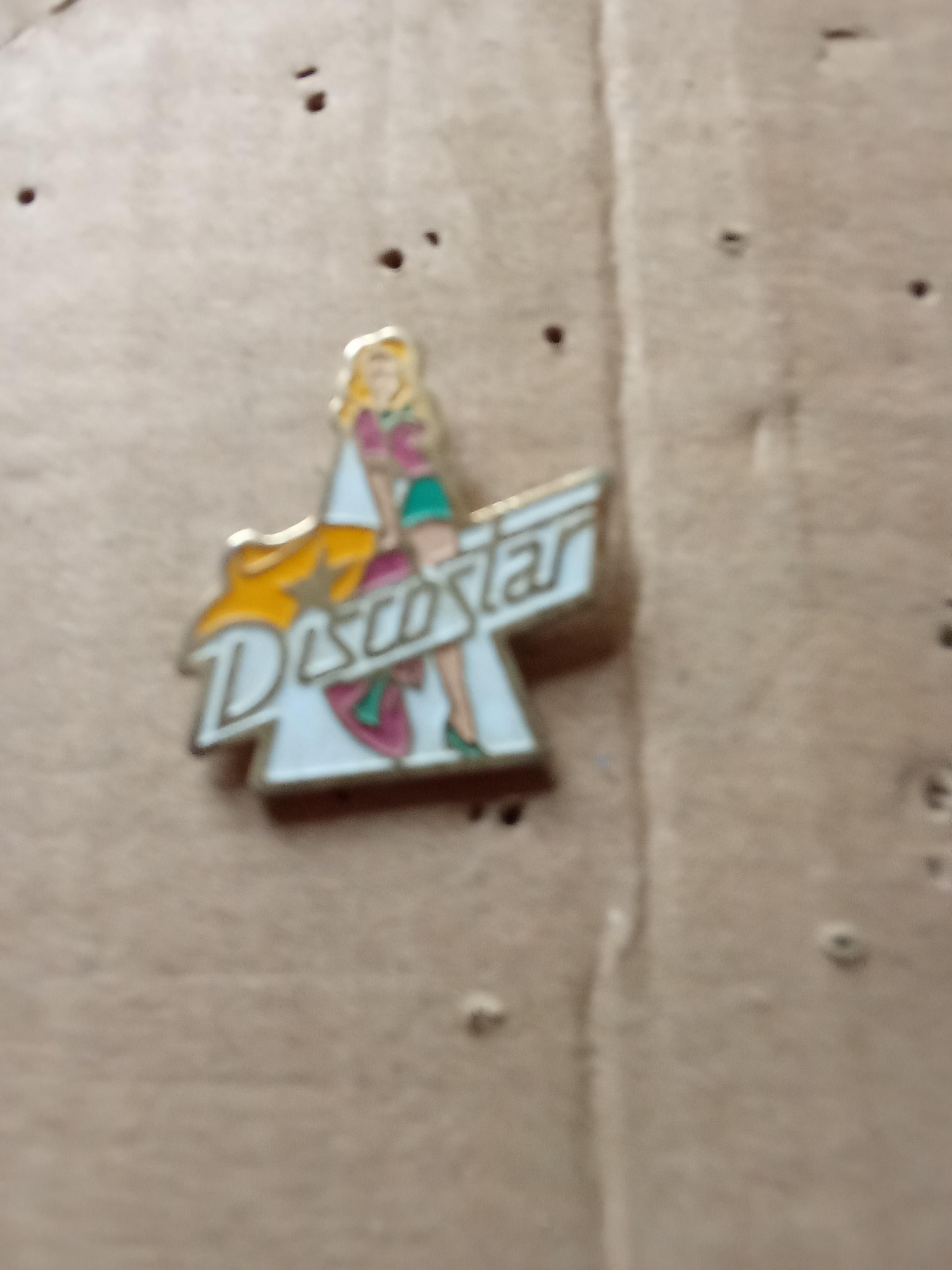 troc de troc pin's discostar réserver lilas91 image 0