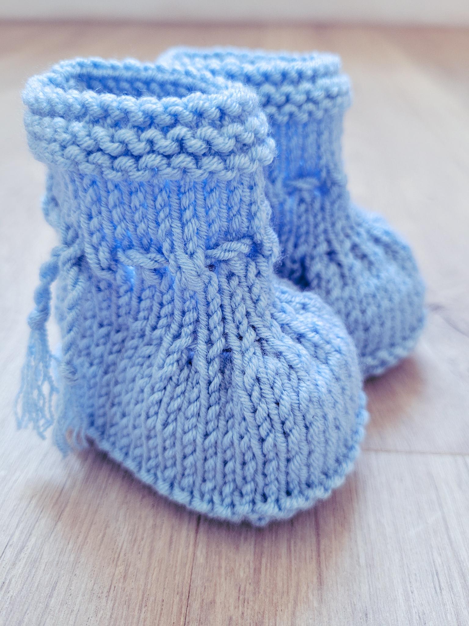 troc de troc ensemble : bonnet + chaussons bébé image 0