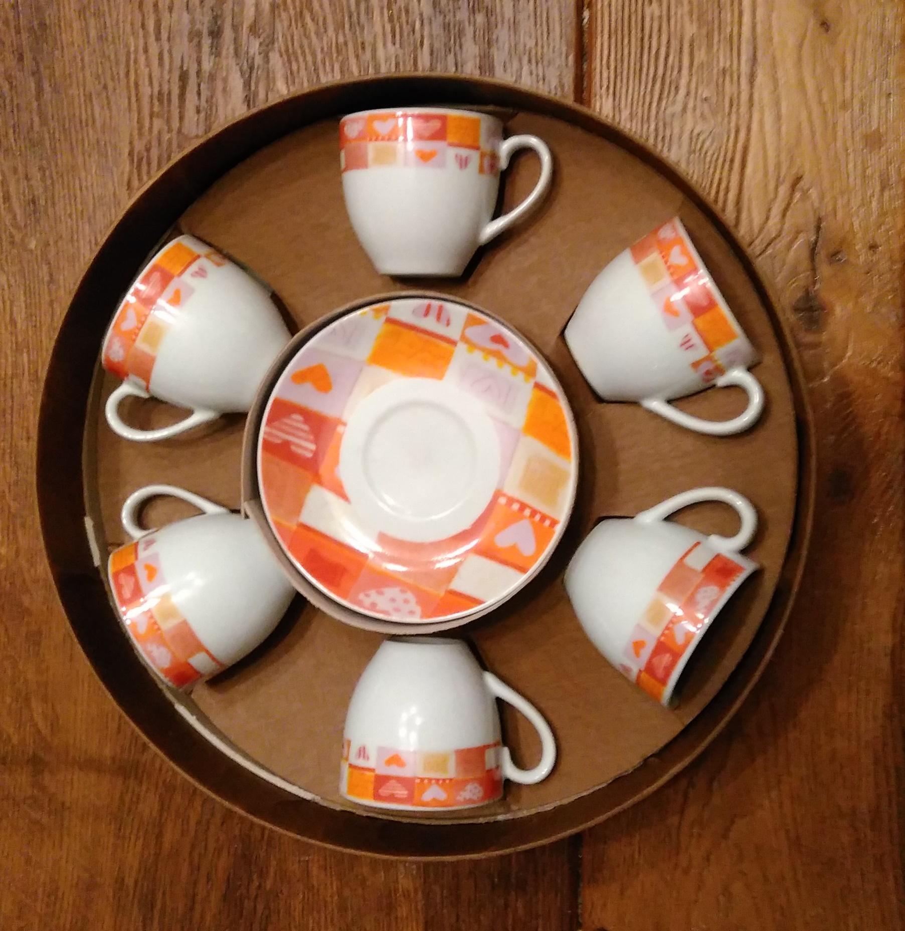 troc de troc set neuf de 6 tasses à café et soucoupes image 0