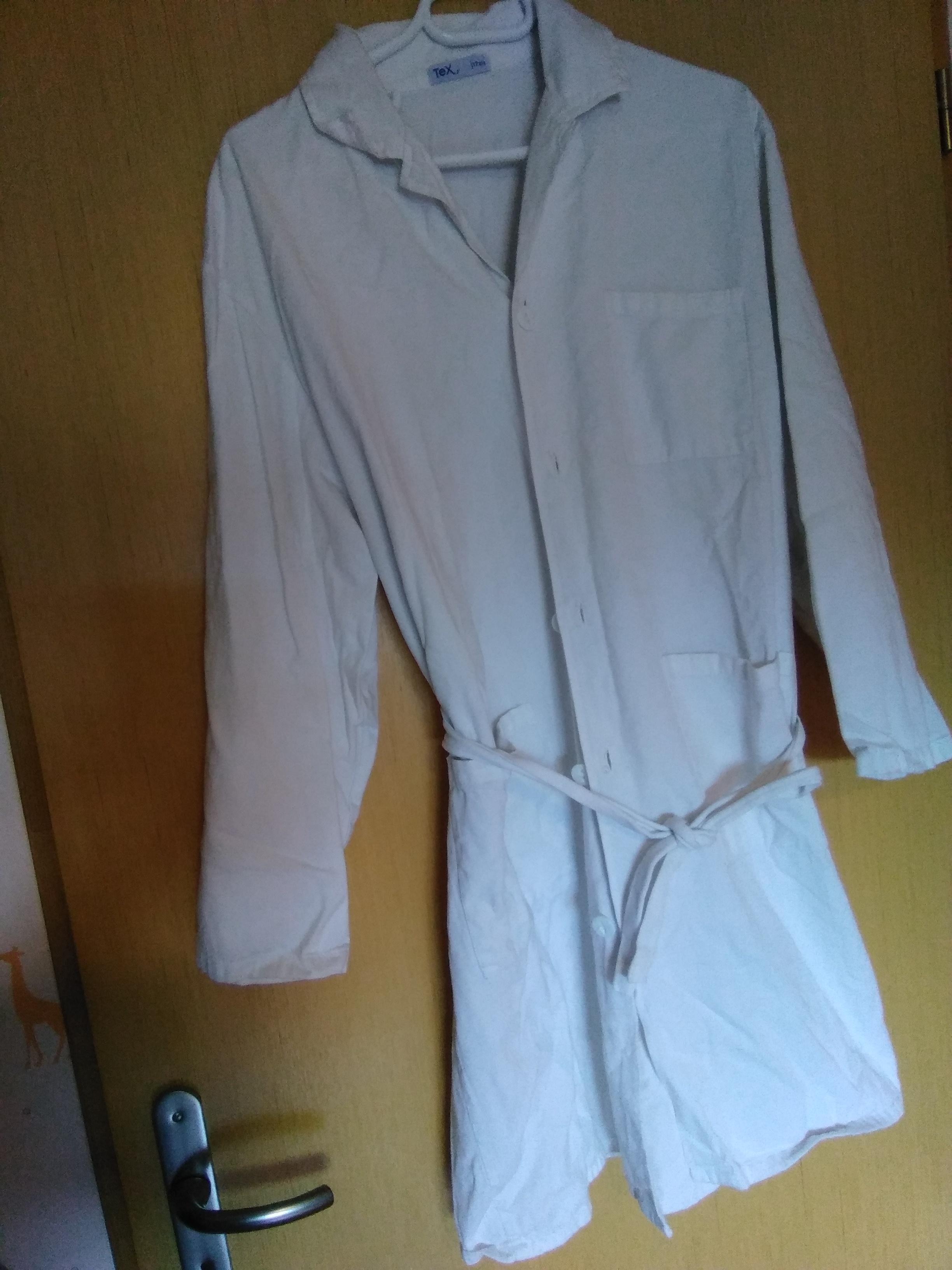 troc de troc blouse blanche, très bon état image 0