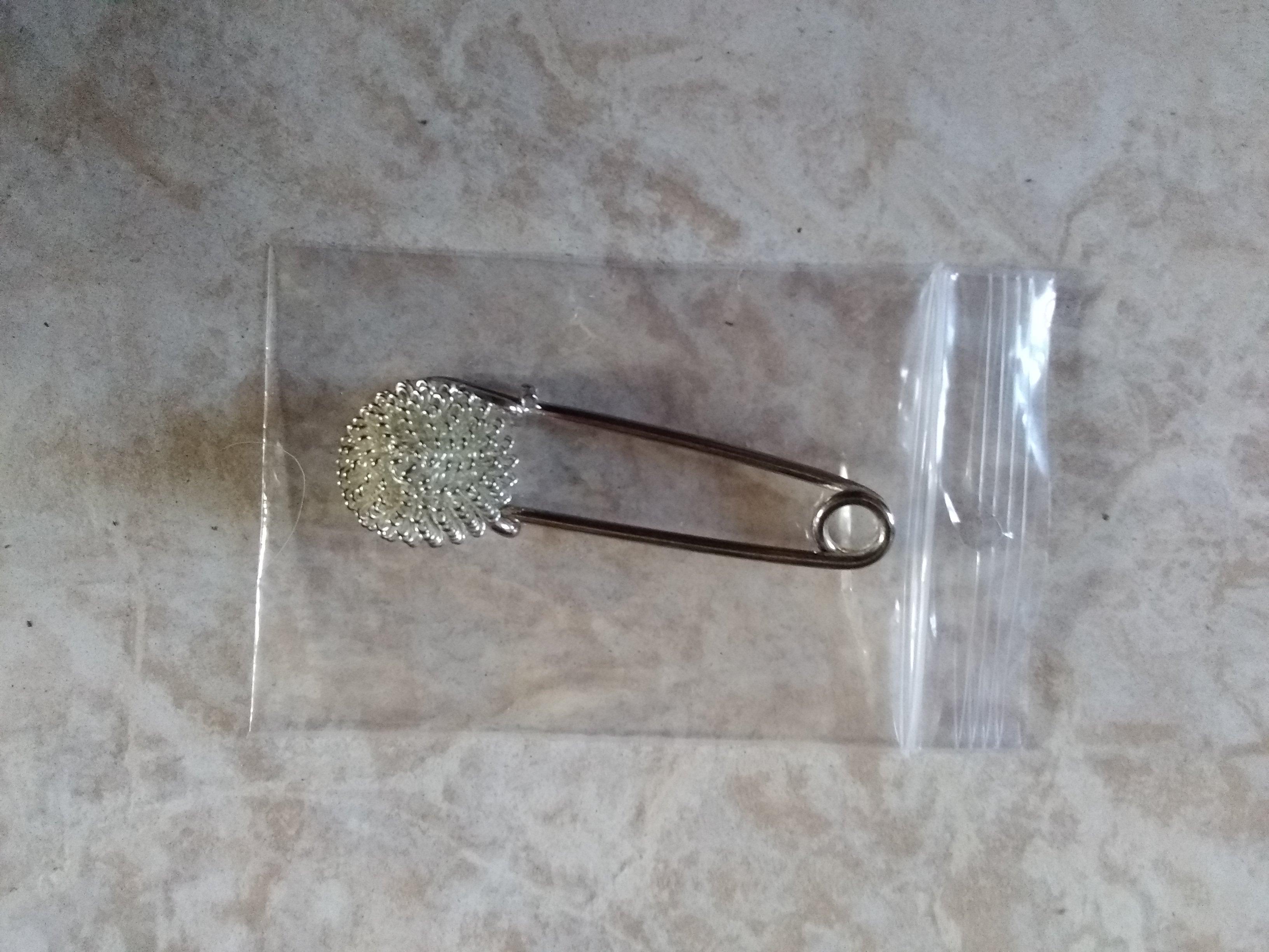 troc de troc broche argenter neuf image 0