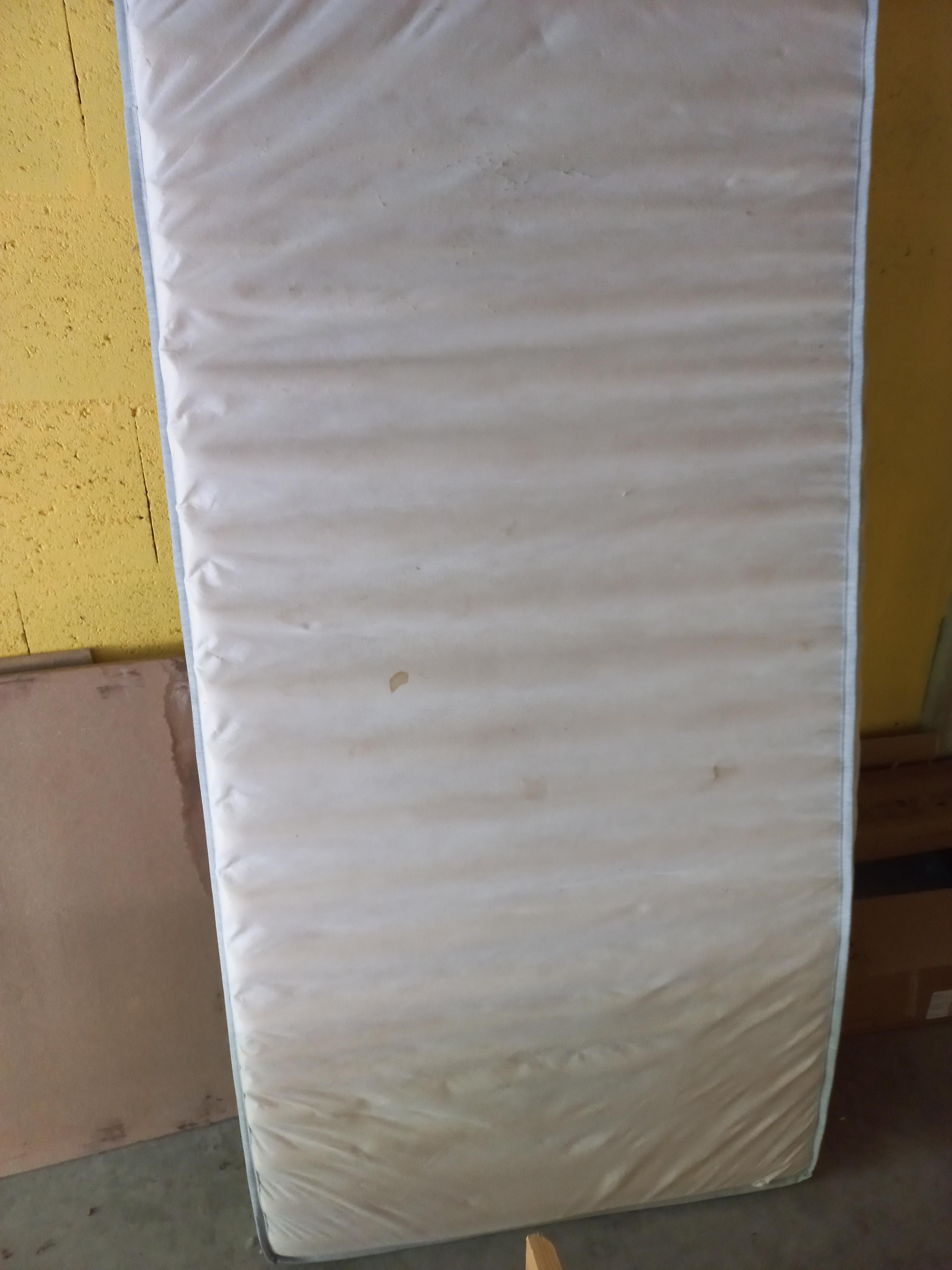 troc de troc lit une personne image 1