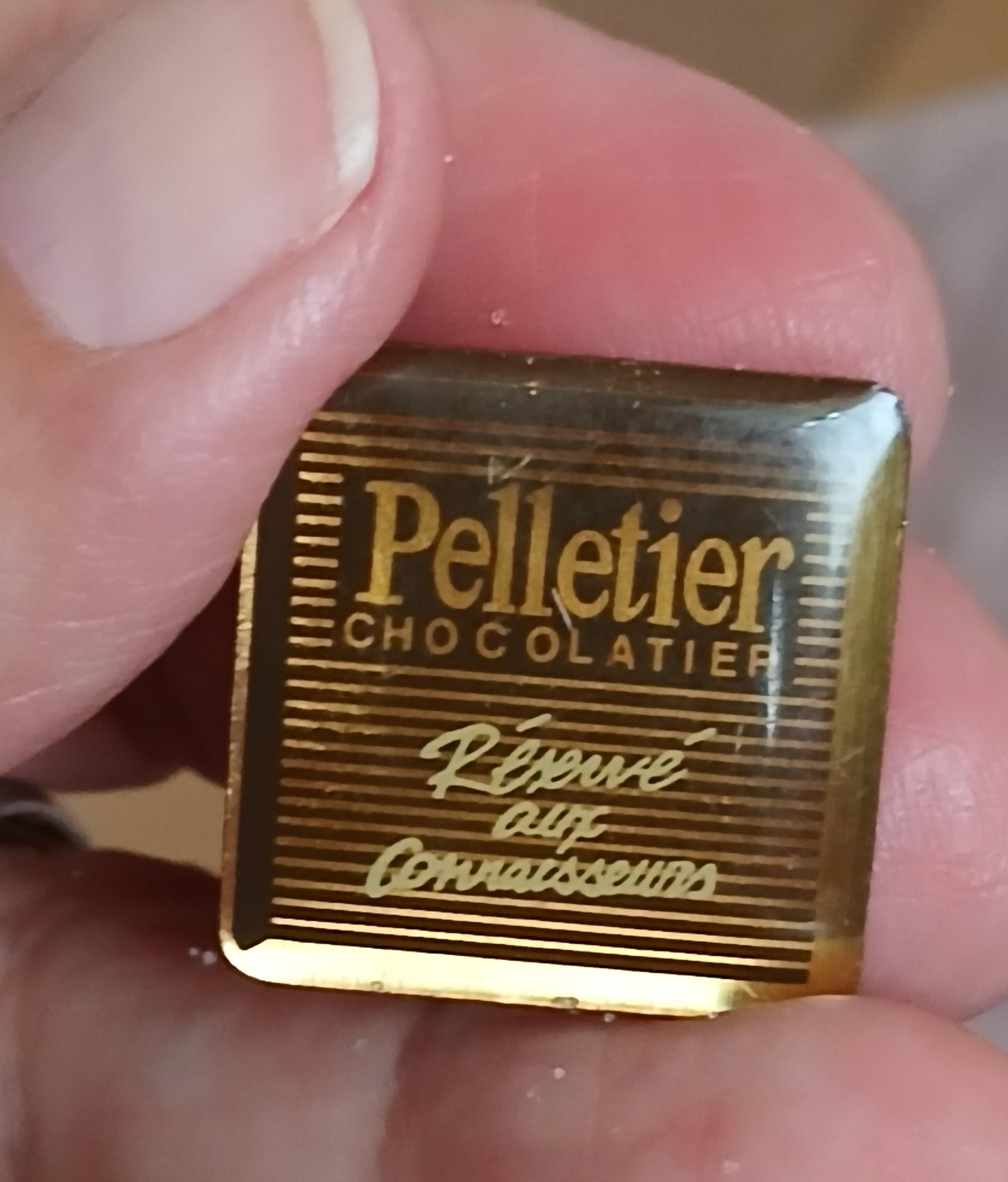 troc de troc reserver. pins ' pelletier chocolatier " image 1