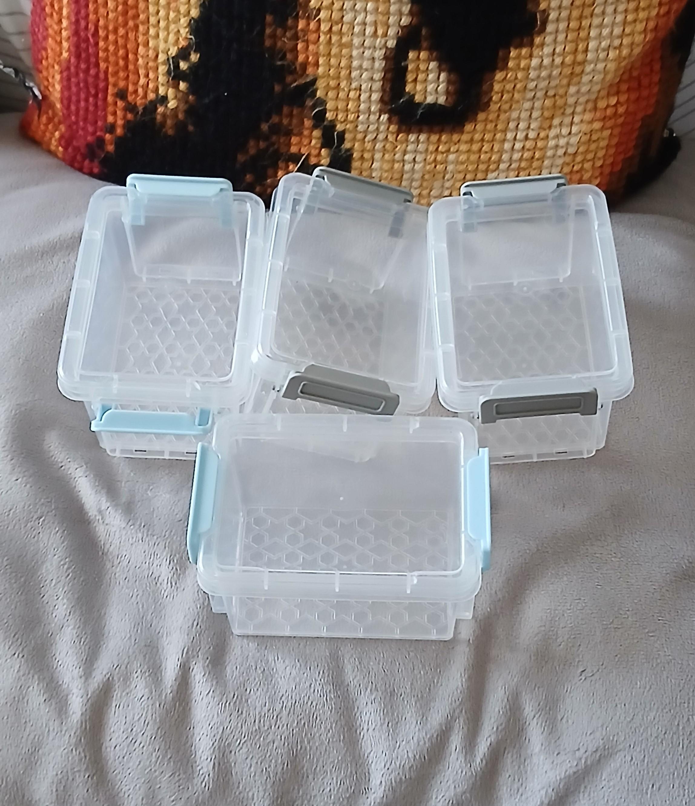 troc de troc lots de petites boîtes en plastique image 0
