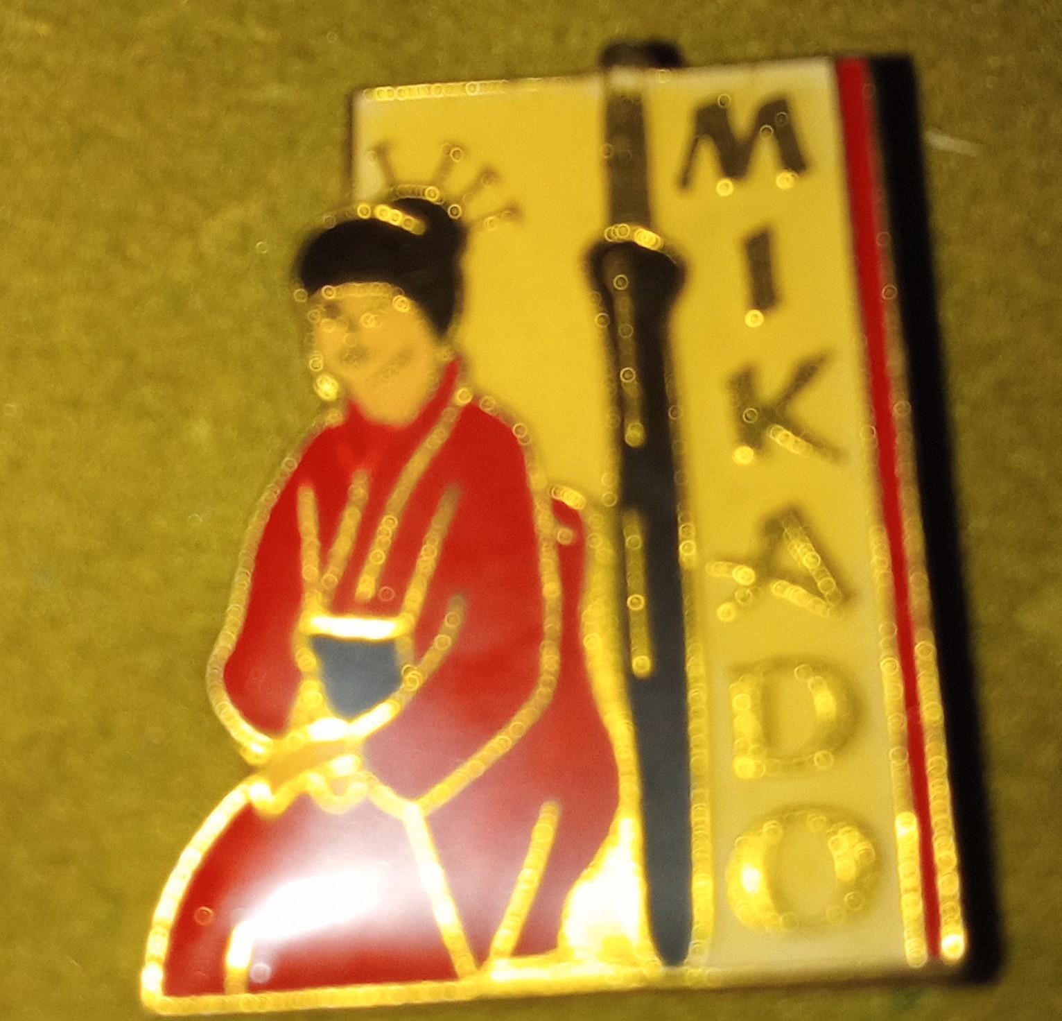 troc de troc pin's mikado avec attache image 0