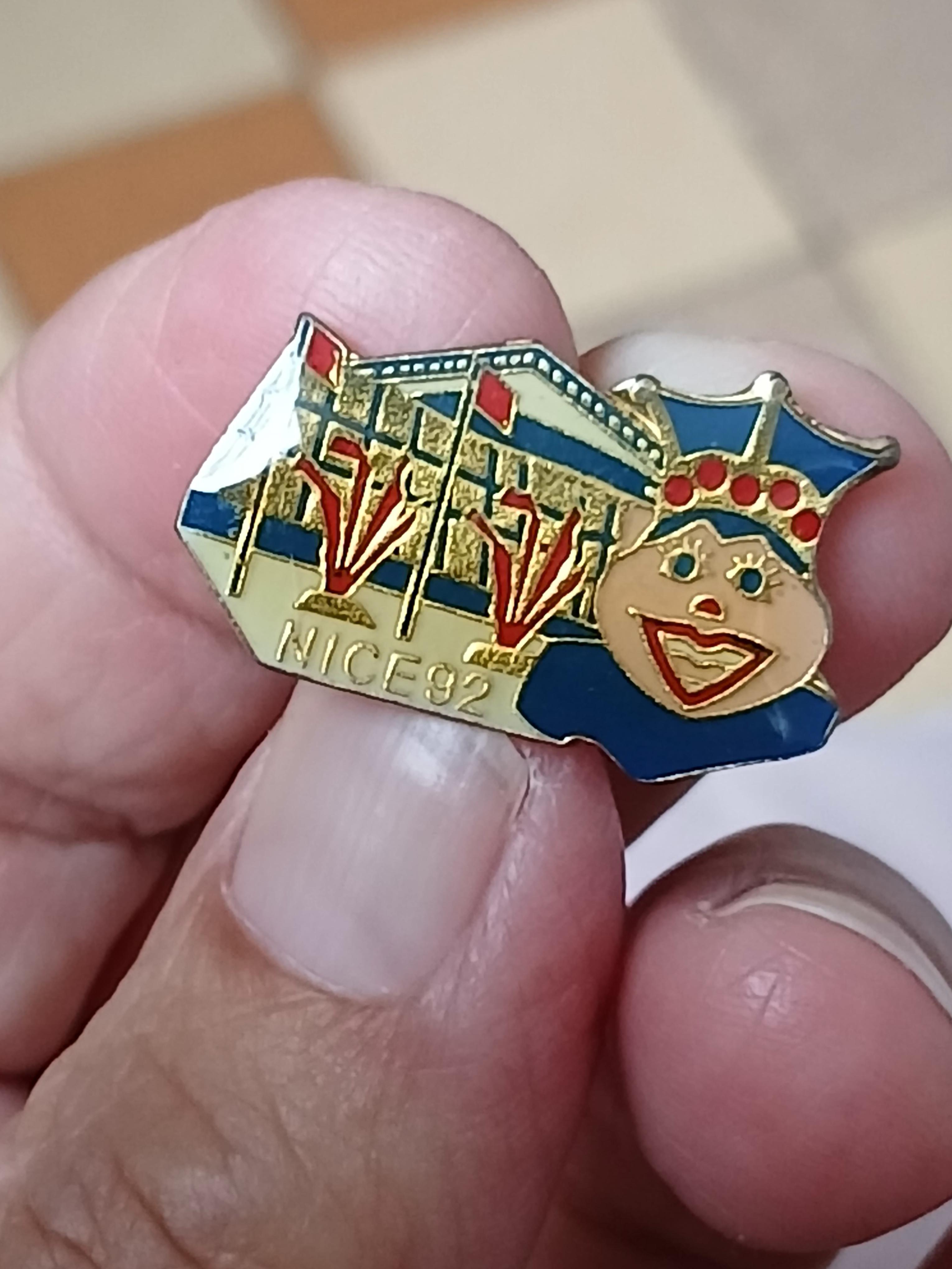 troc de troc reserver. un pins image 0