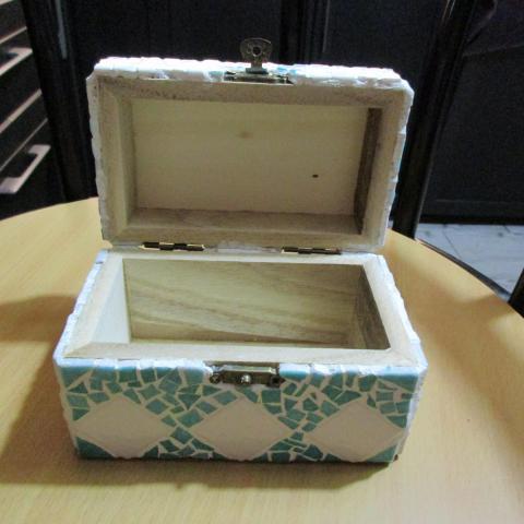 troc de troc réservée,boîte à bijoux mosaique 12x7,5 image 1