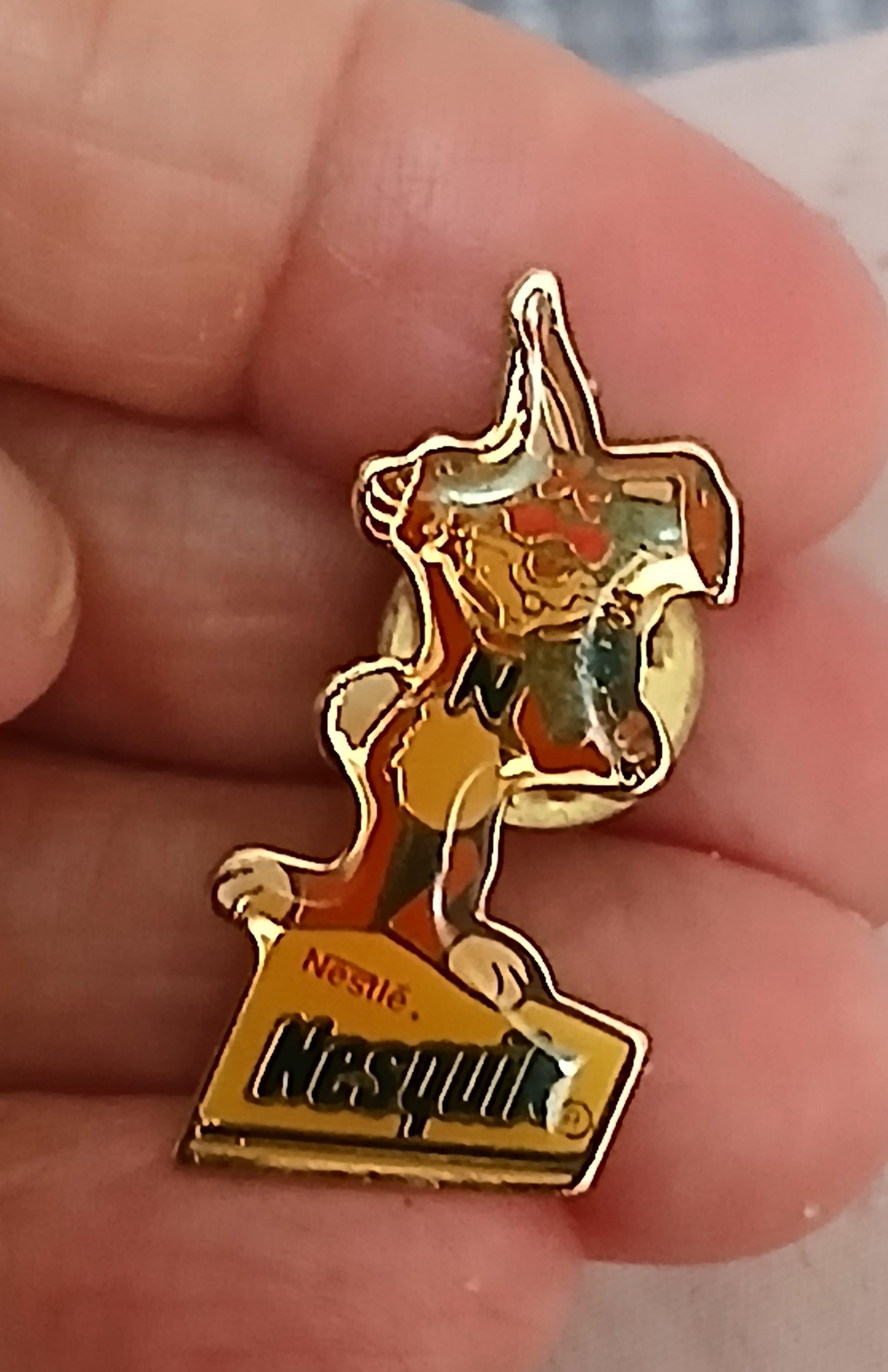 troc de troc reserver. pins ' nesquik ' image 0