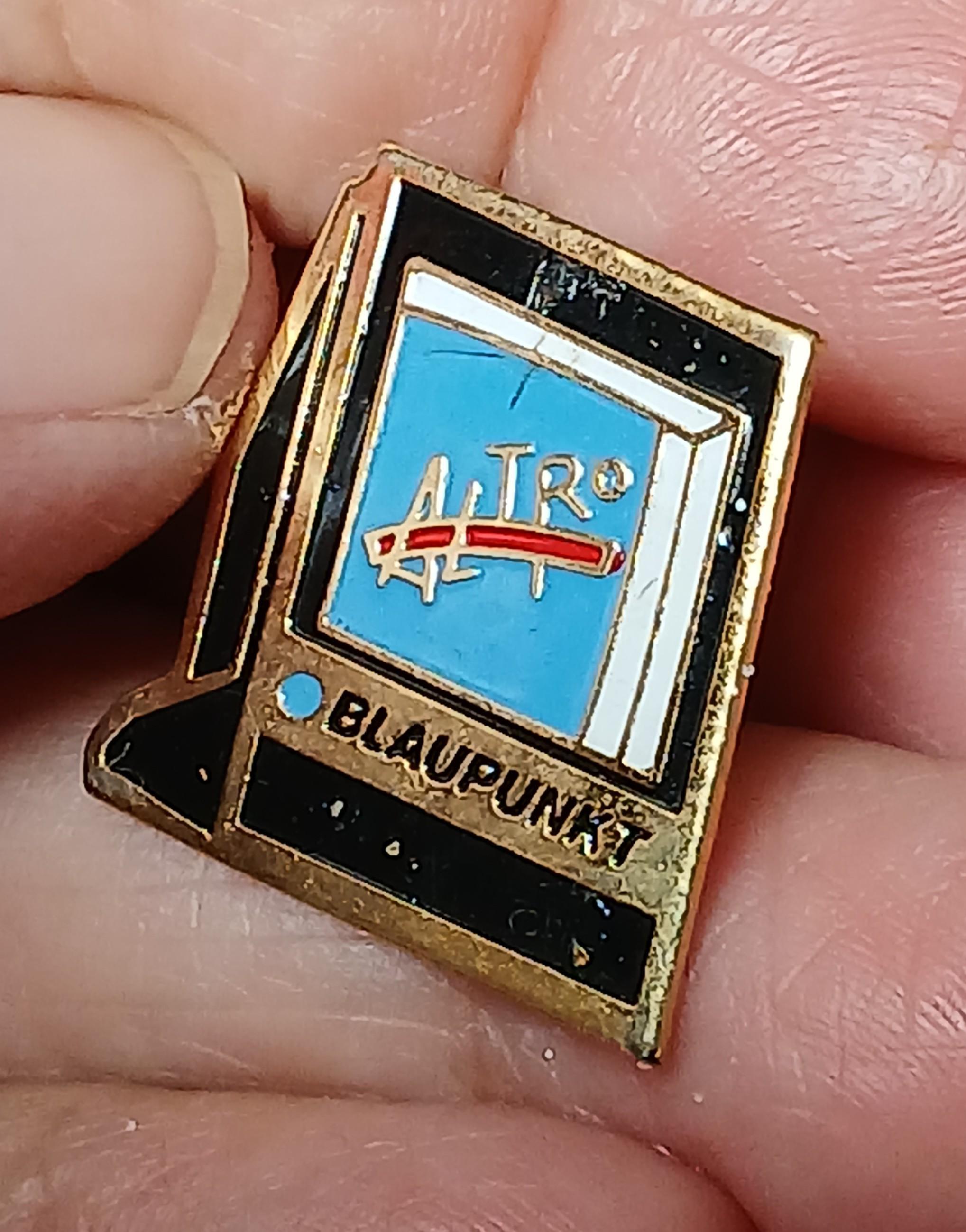 troc de troc reserver. pins ' blaupunkt ' image 0
