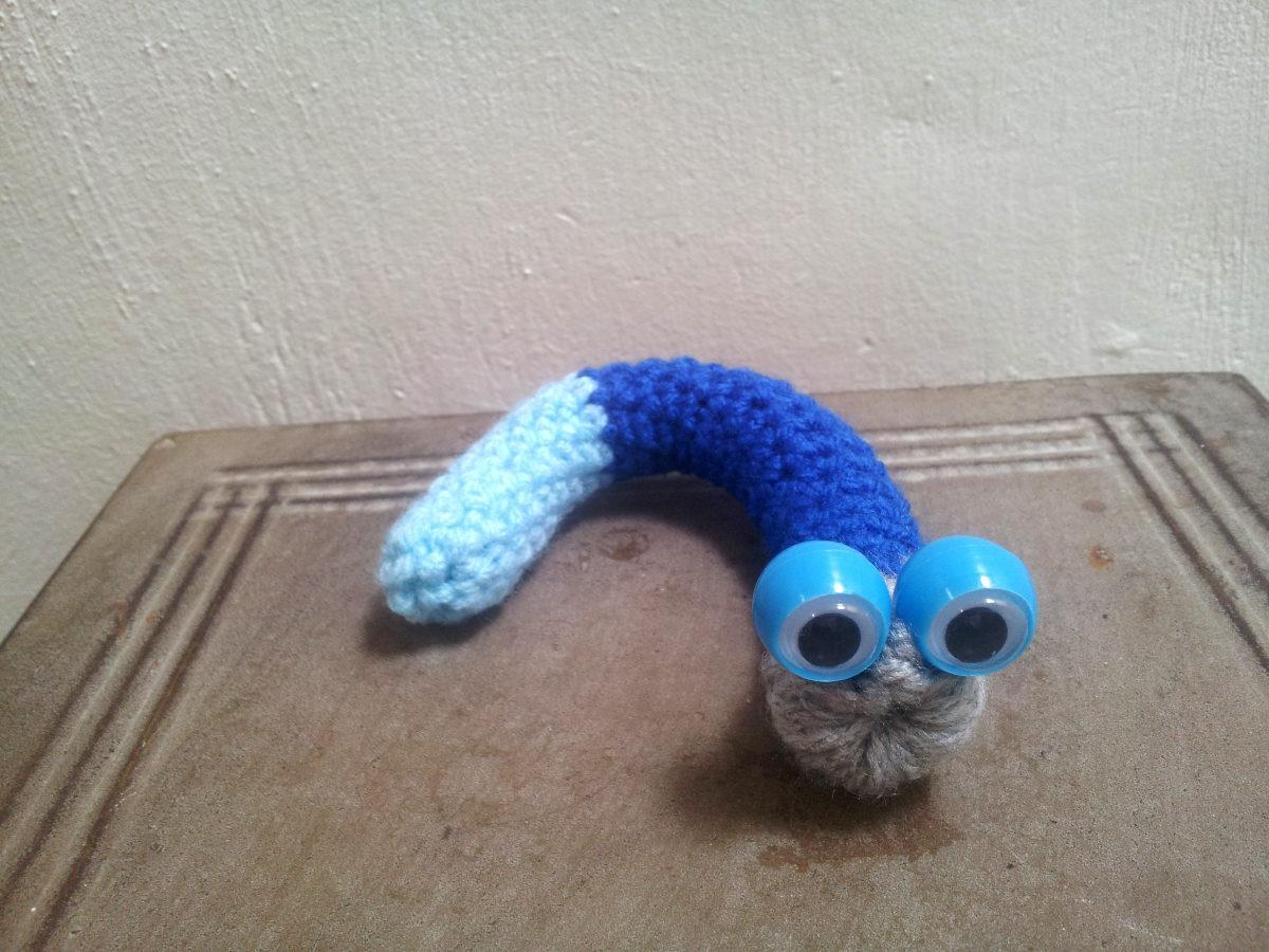 troc de troc petit ver au crochet fait main image 0