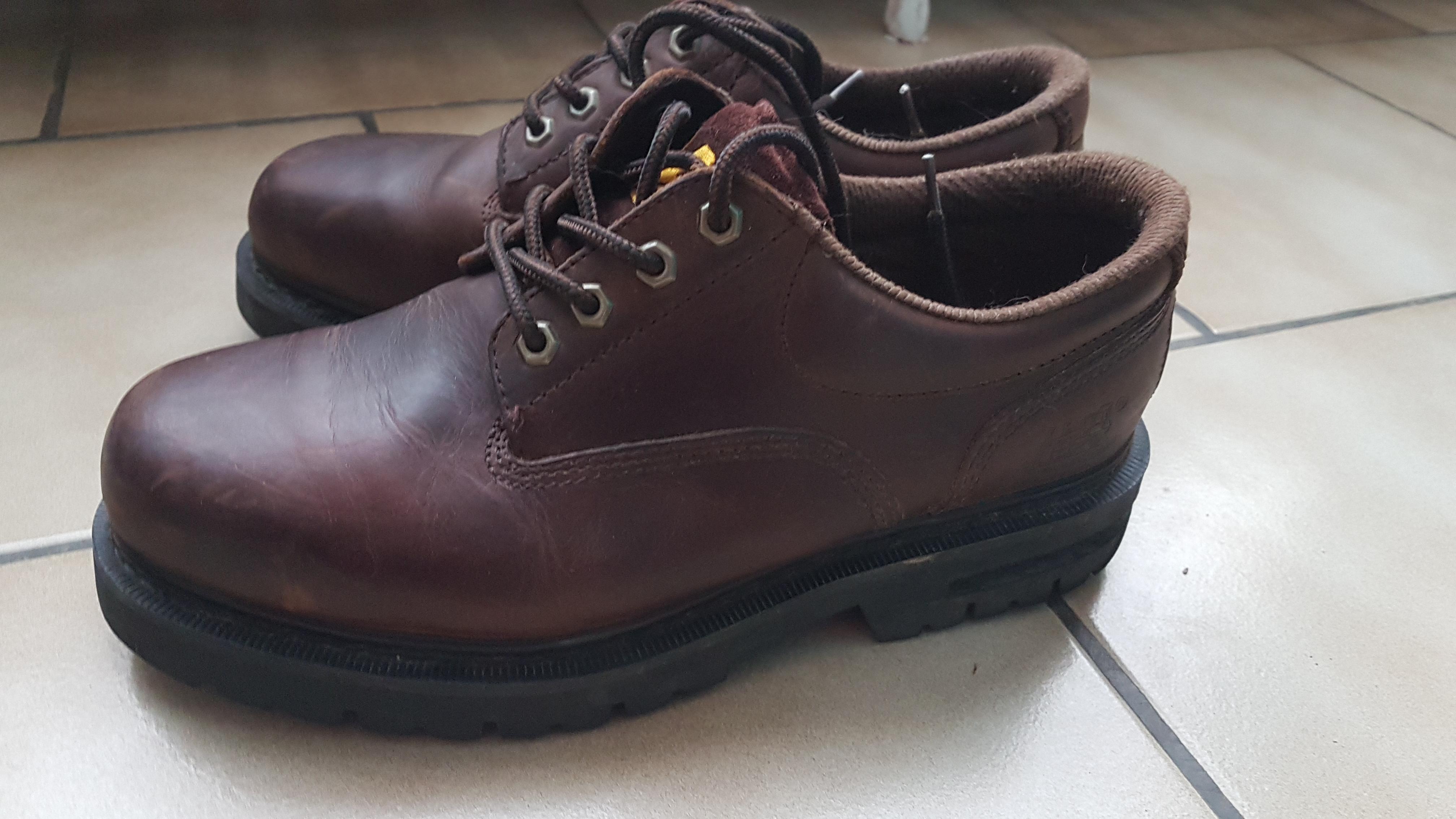 troc de troc chaussures homme caterpillar taille 43 réservé calinou02 image 1