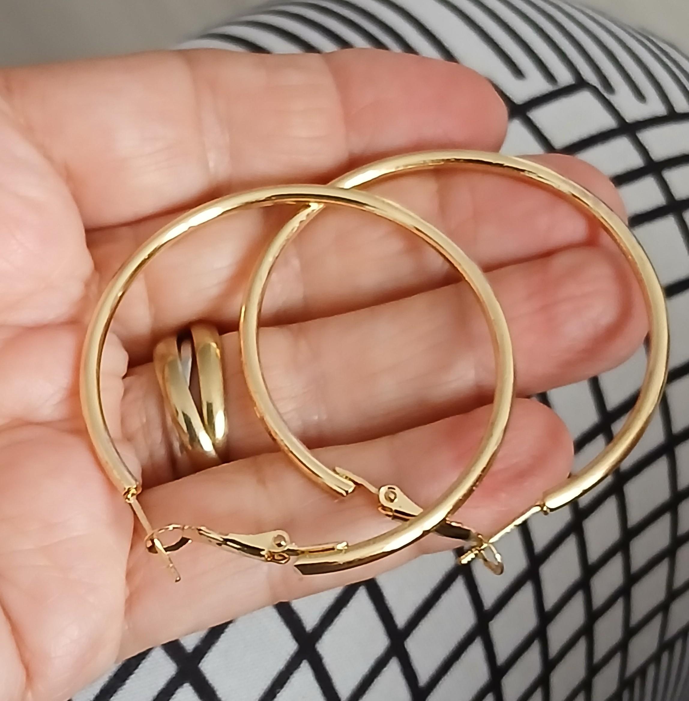 troc de troc une paire de boucle d oreille image 1