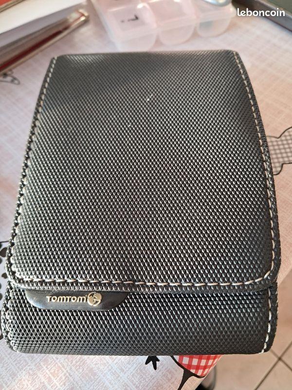 troc de troc pochette de gps tomtom excellent état image 0