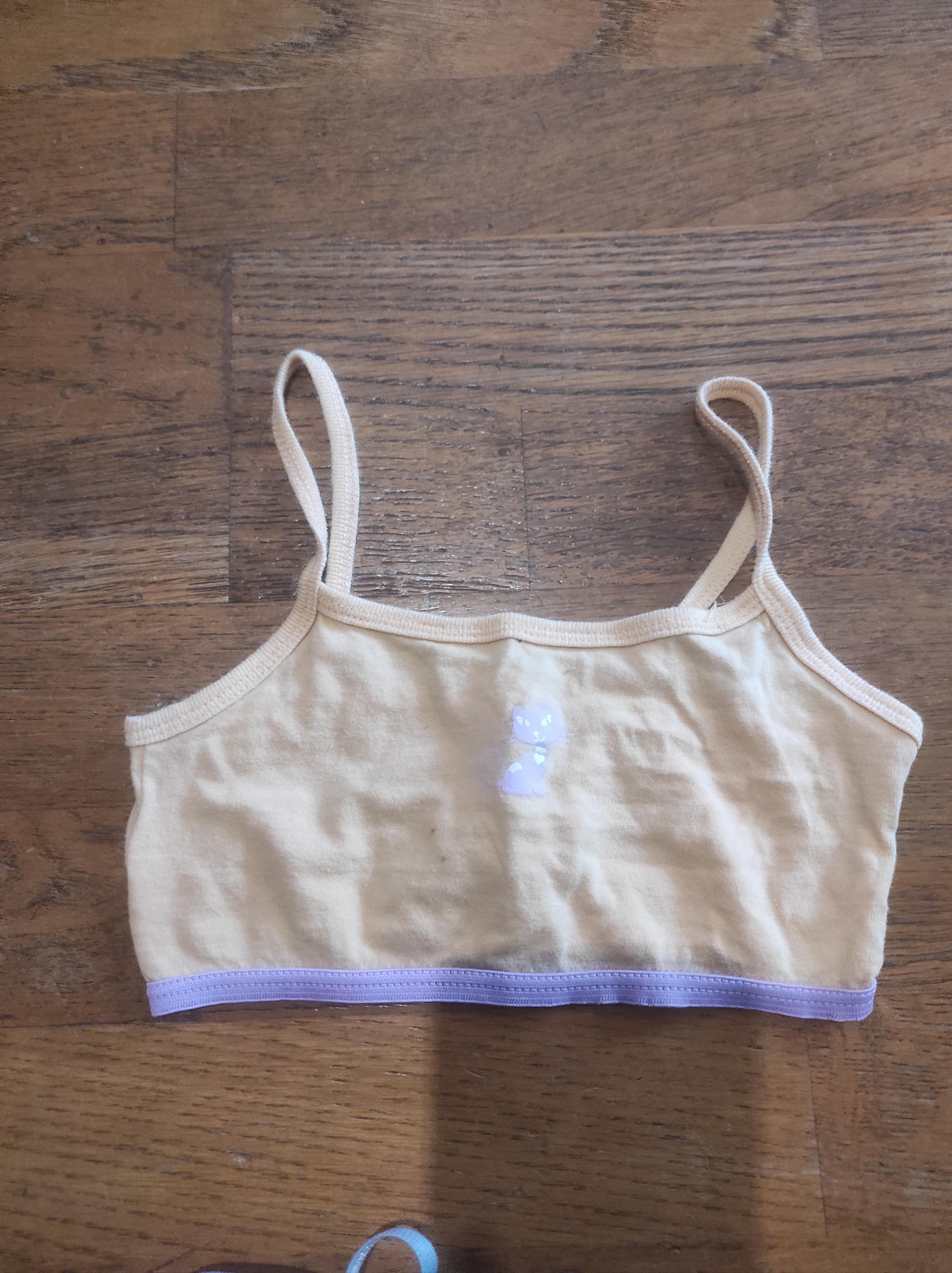 troc de troc brassière 4 ans image 0