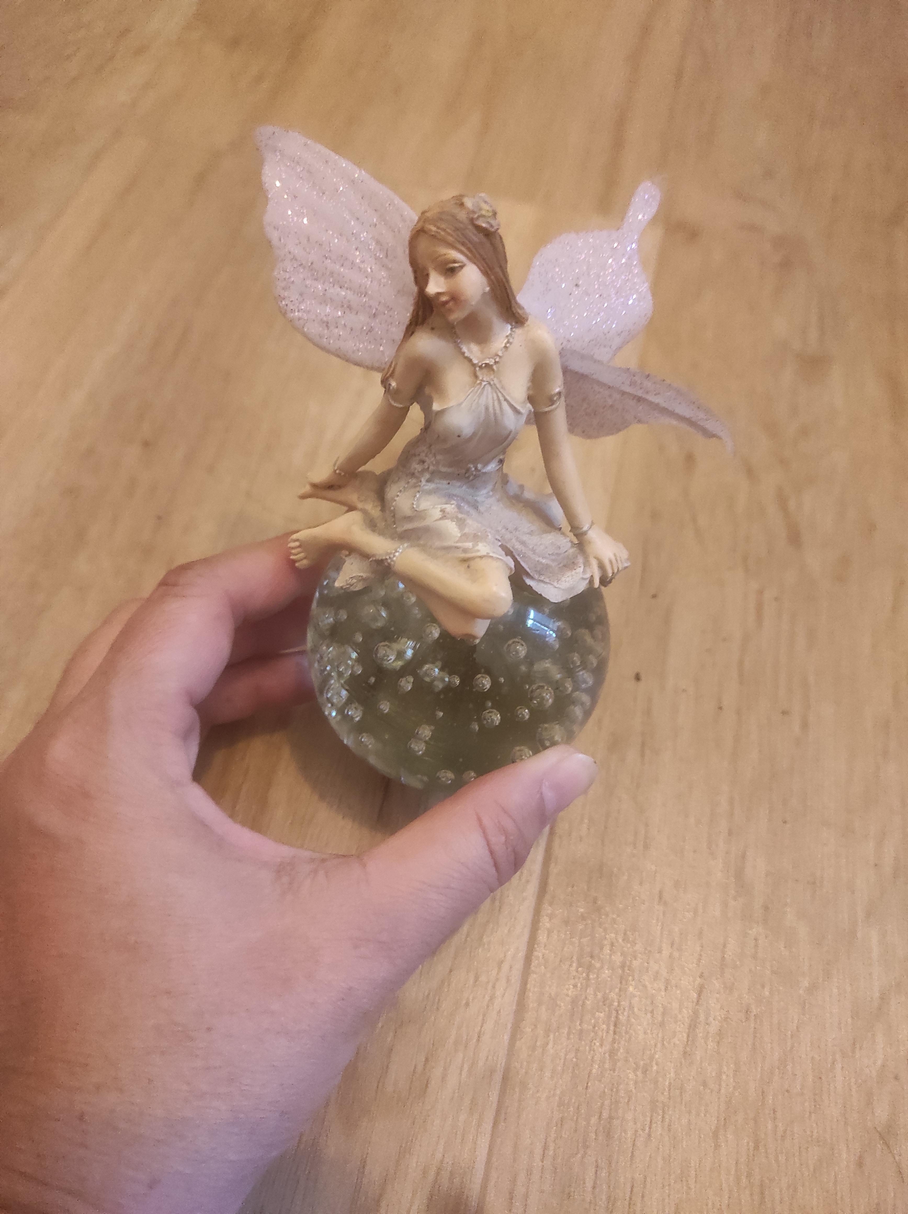 troc de troc fee sur boule en verre image 0