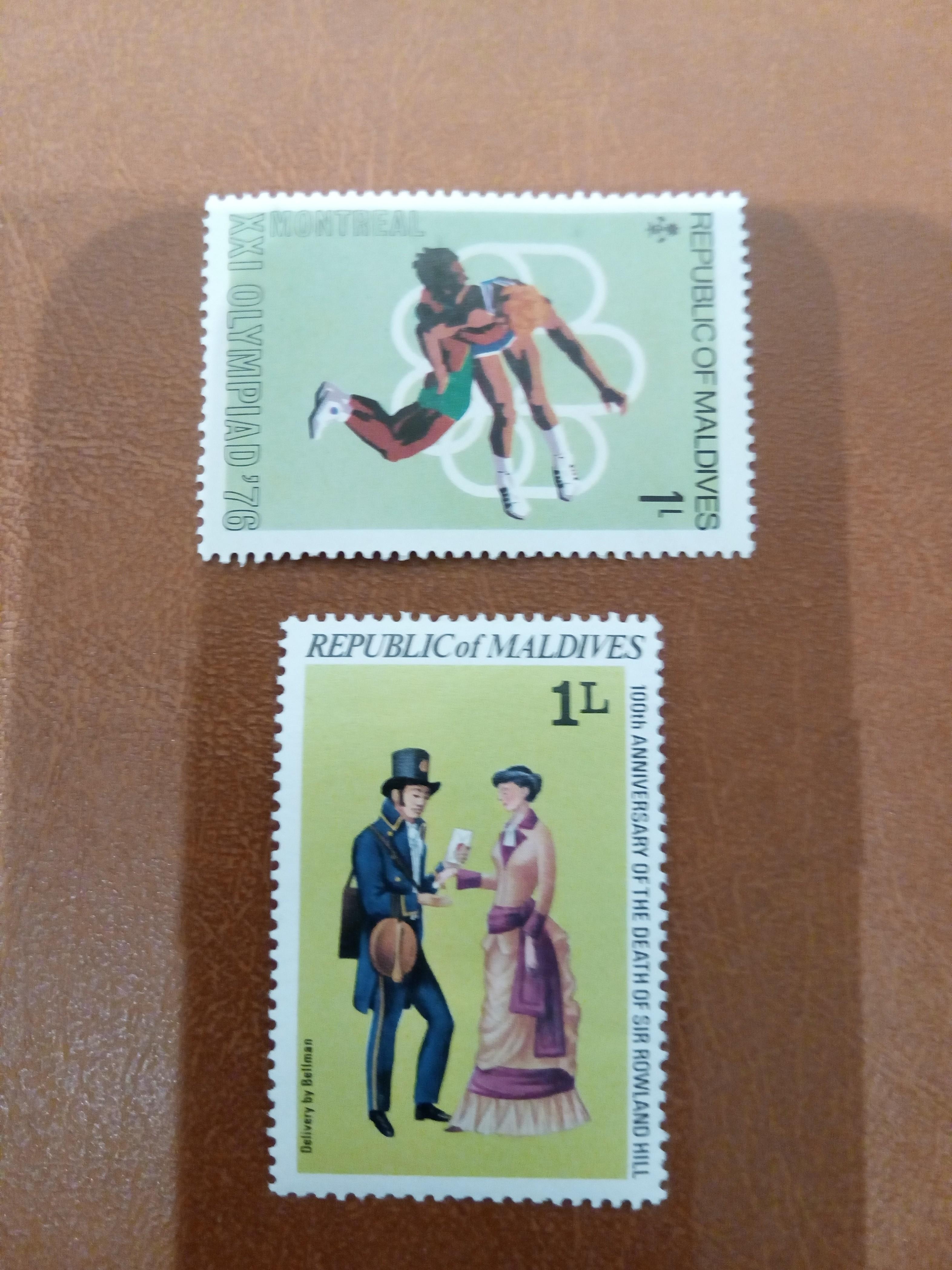 troc de troc 2 timbres de collection image 0