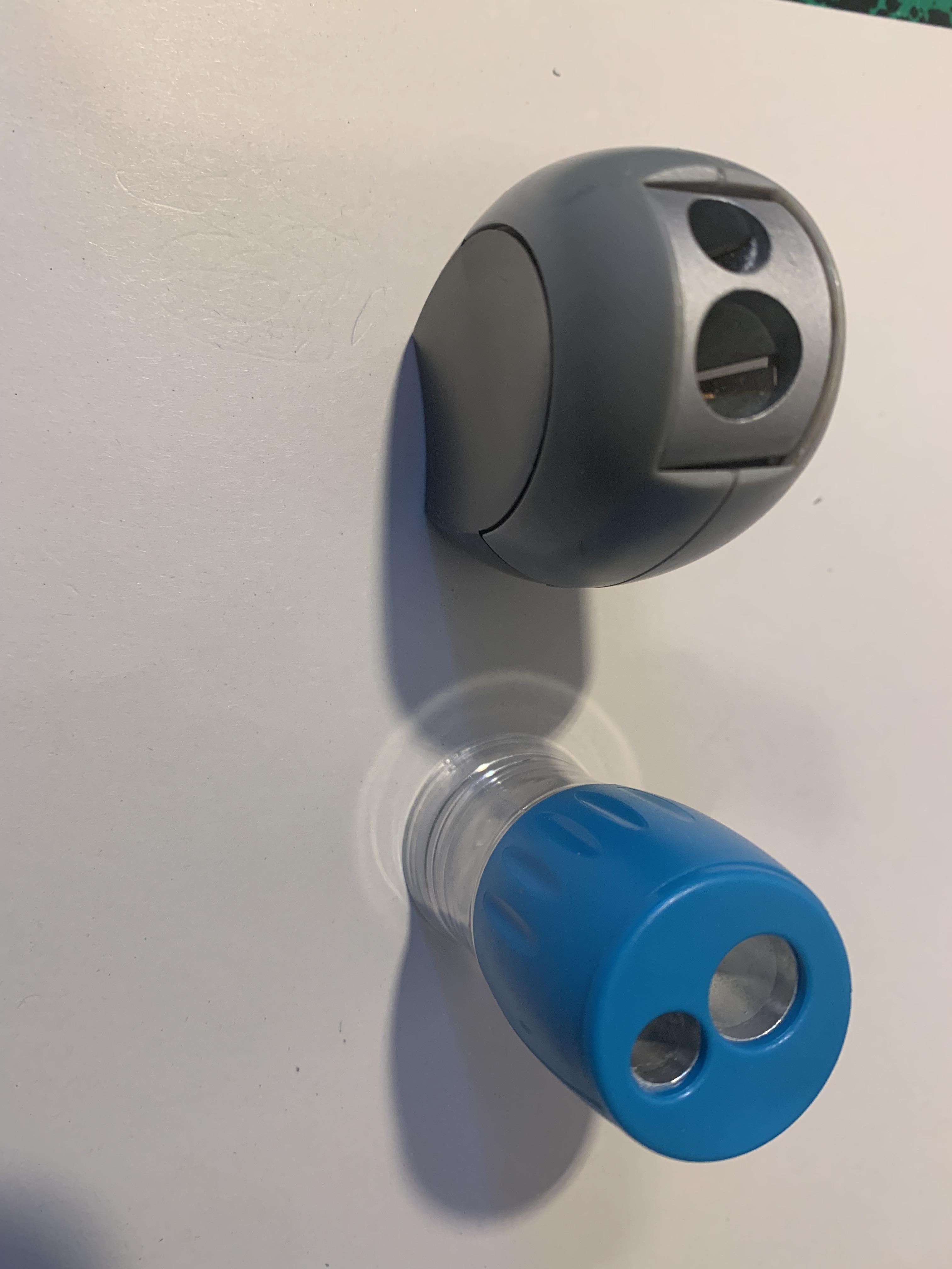 troc de troc deux. taille-crayons. image 0