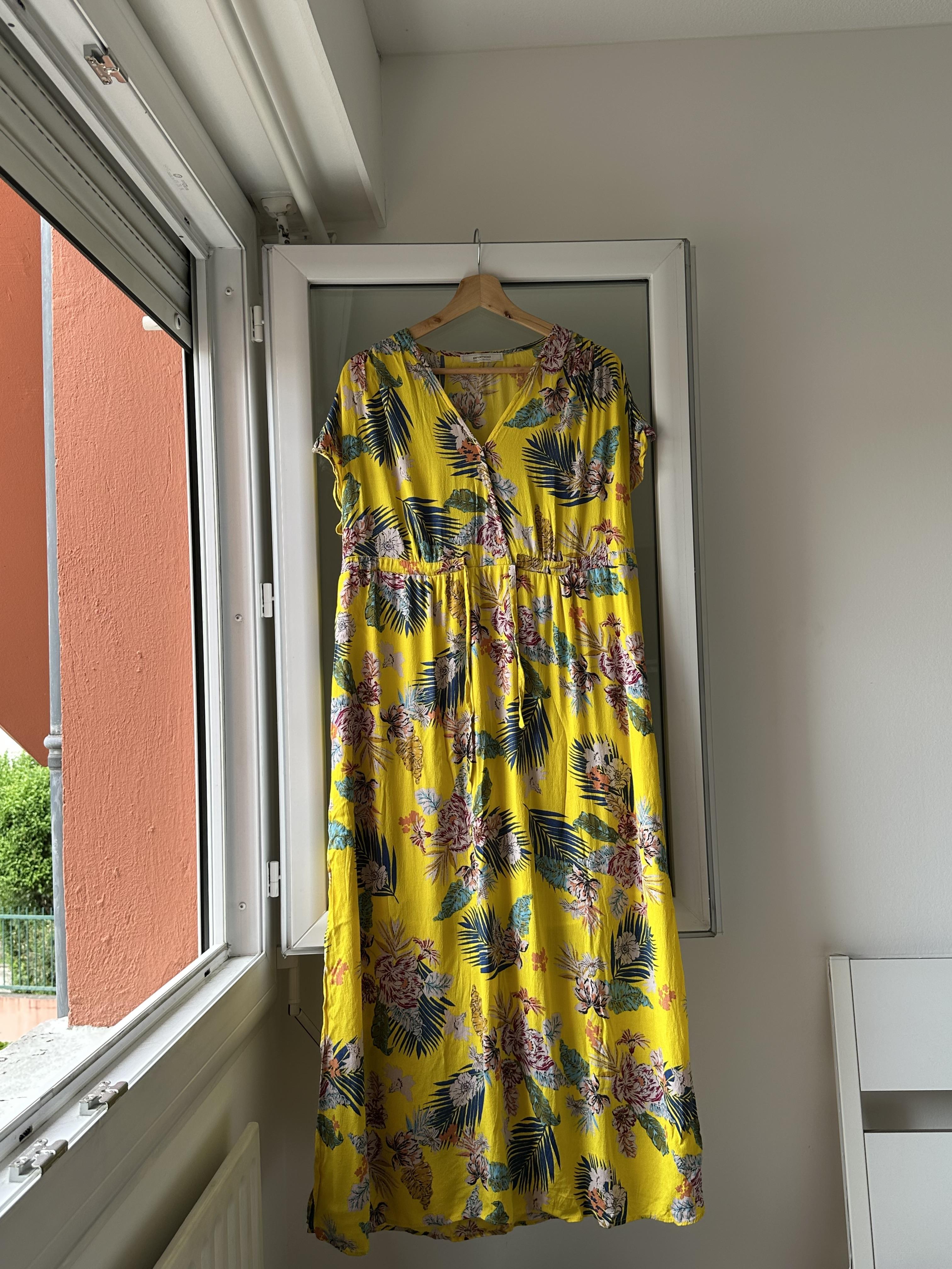 troc de troc robe longue jaune tropicale fleurie – fluide et légère image 0