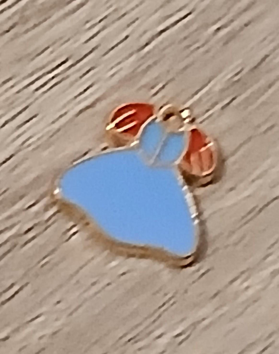 troc de troc reserver troqueuse un pendentif robe image 0