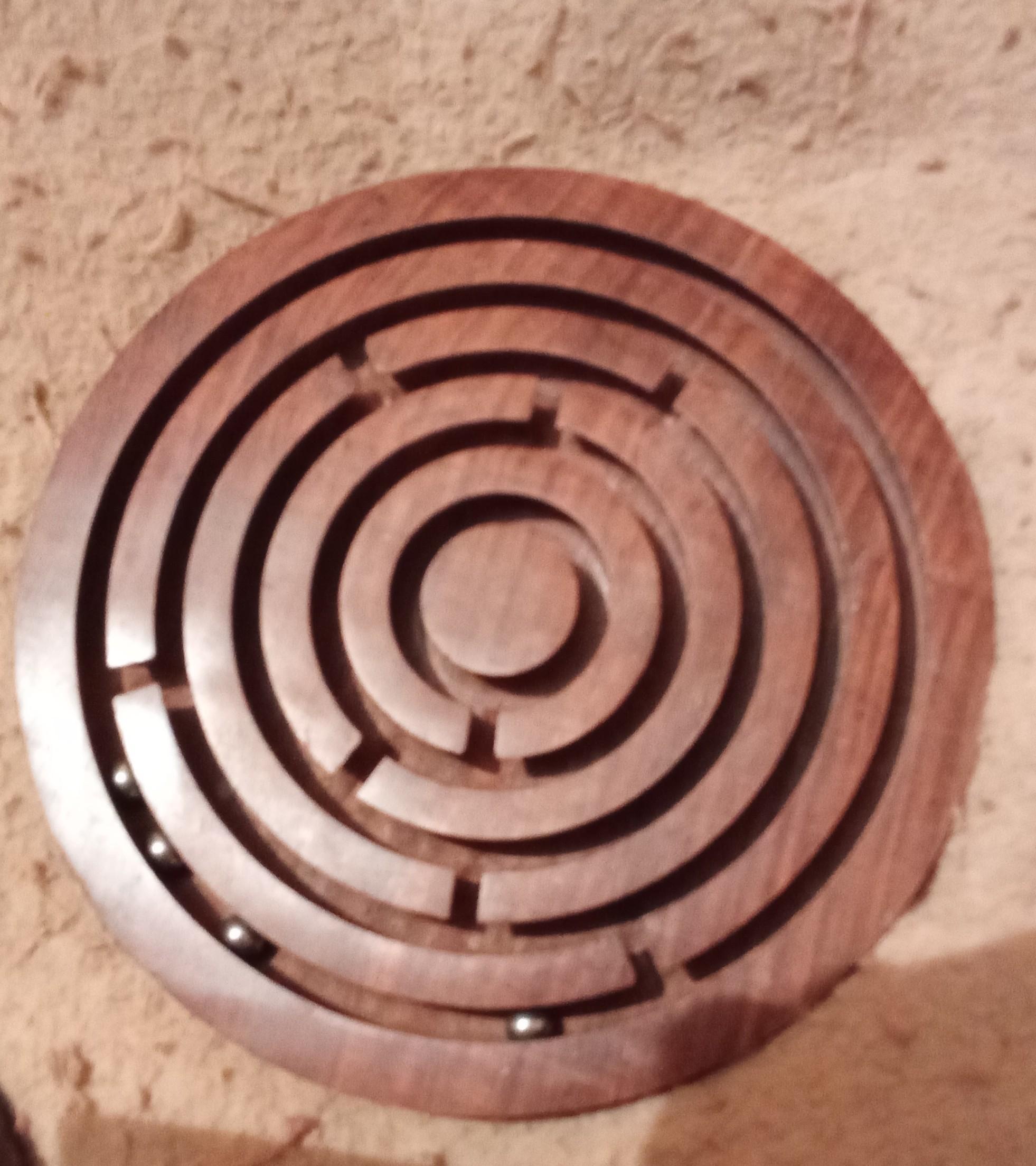 troc de troc jeu labyrhinte en bois avec ces billes image 0