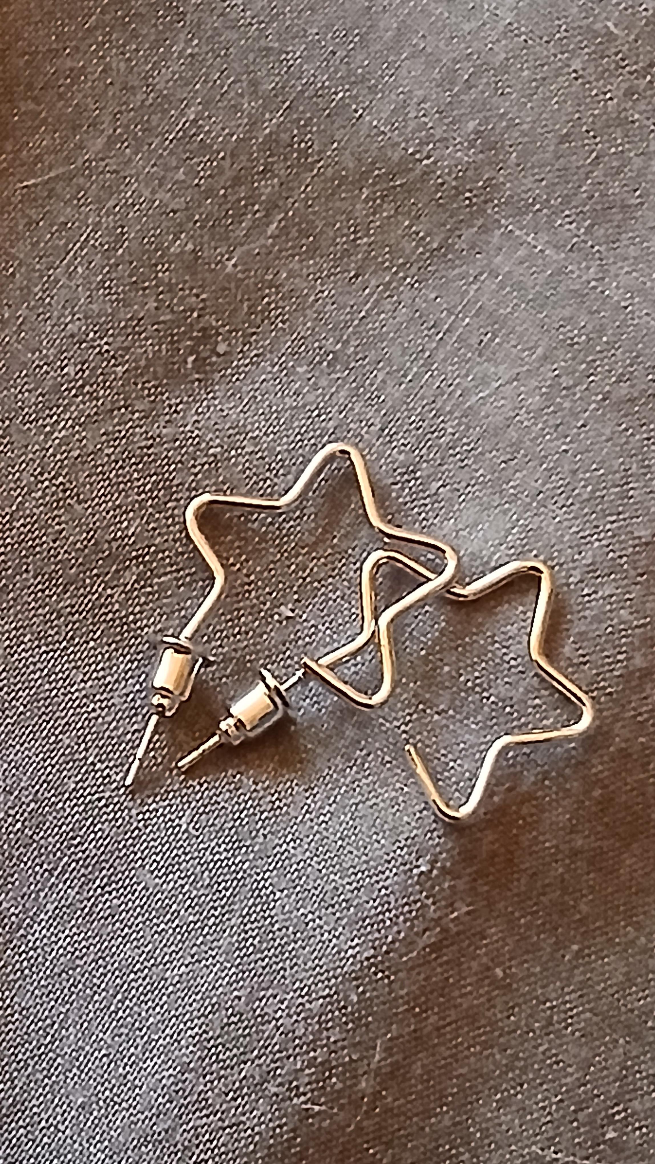 troc de troc reserver troqueuse une paire de boucle d oreille image 0